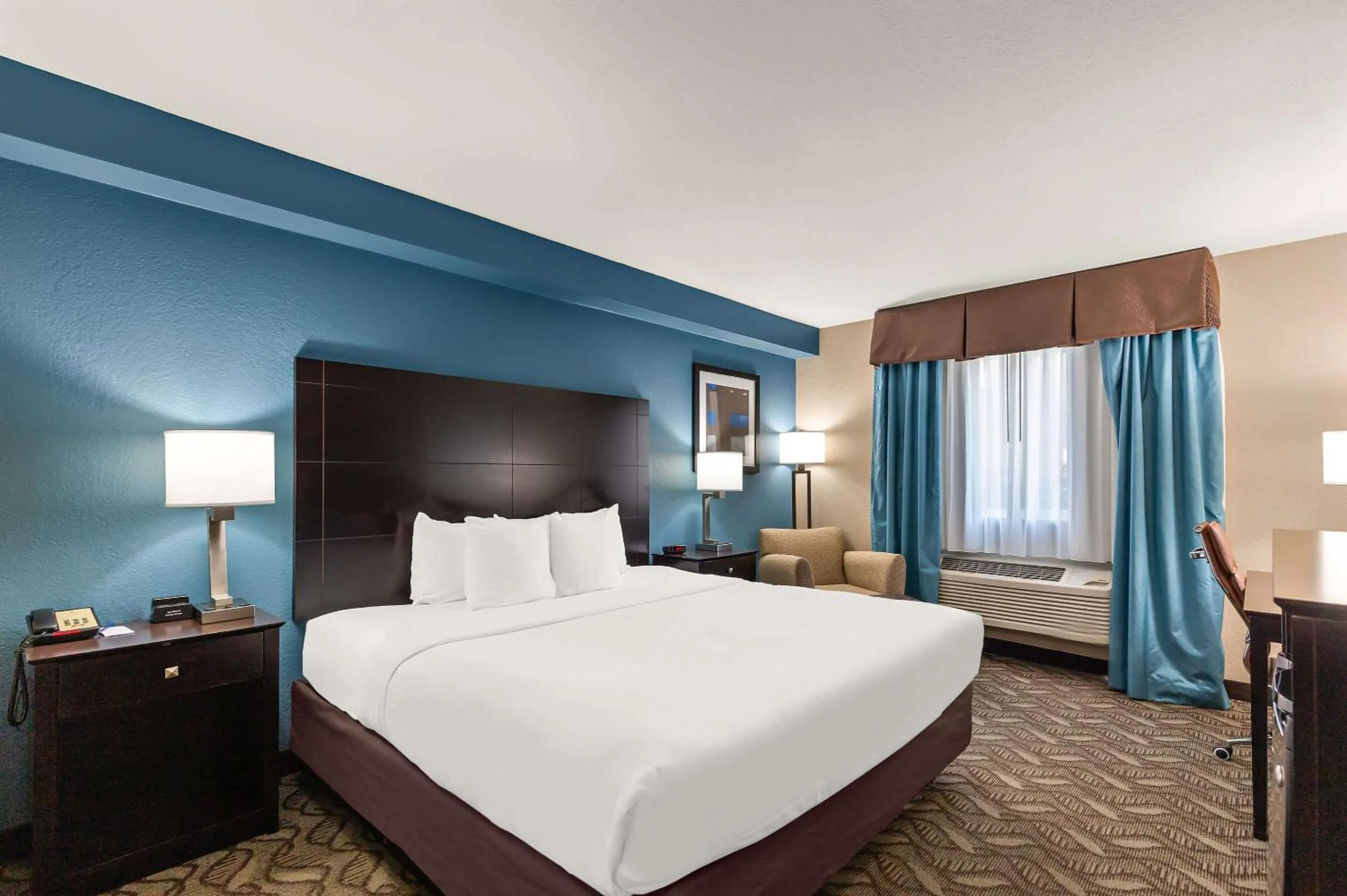 Bedroom, Bed in Comfort Inn & Suites Springfield I-55