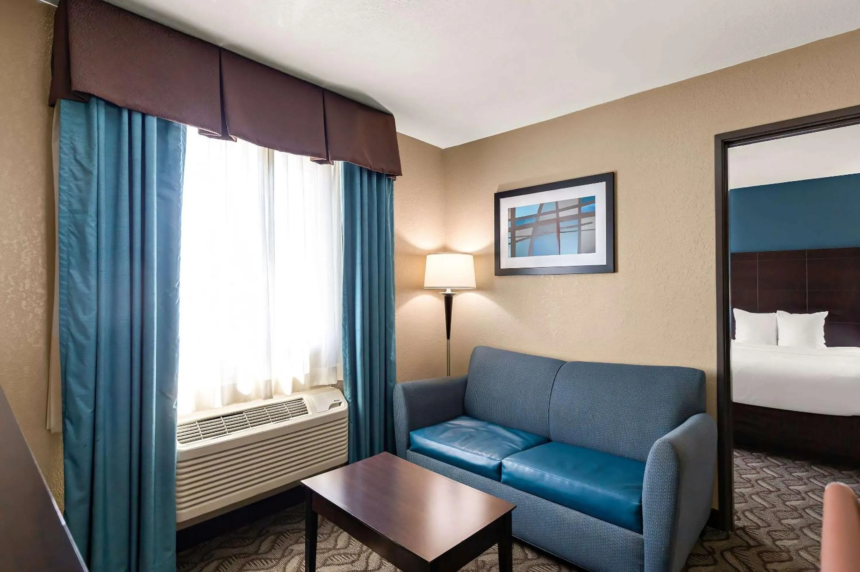 Bedroom, Bed in Comfort Inn & Suites Springfield I-55