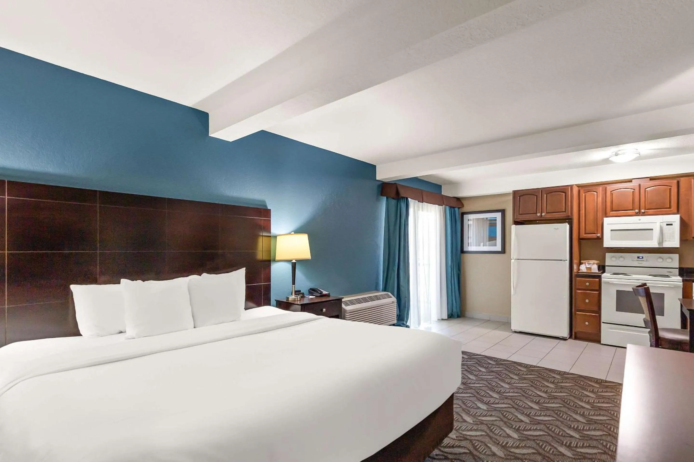 Bedroom, Bed in Comfort Inn & Suites Springfield I-55