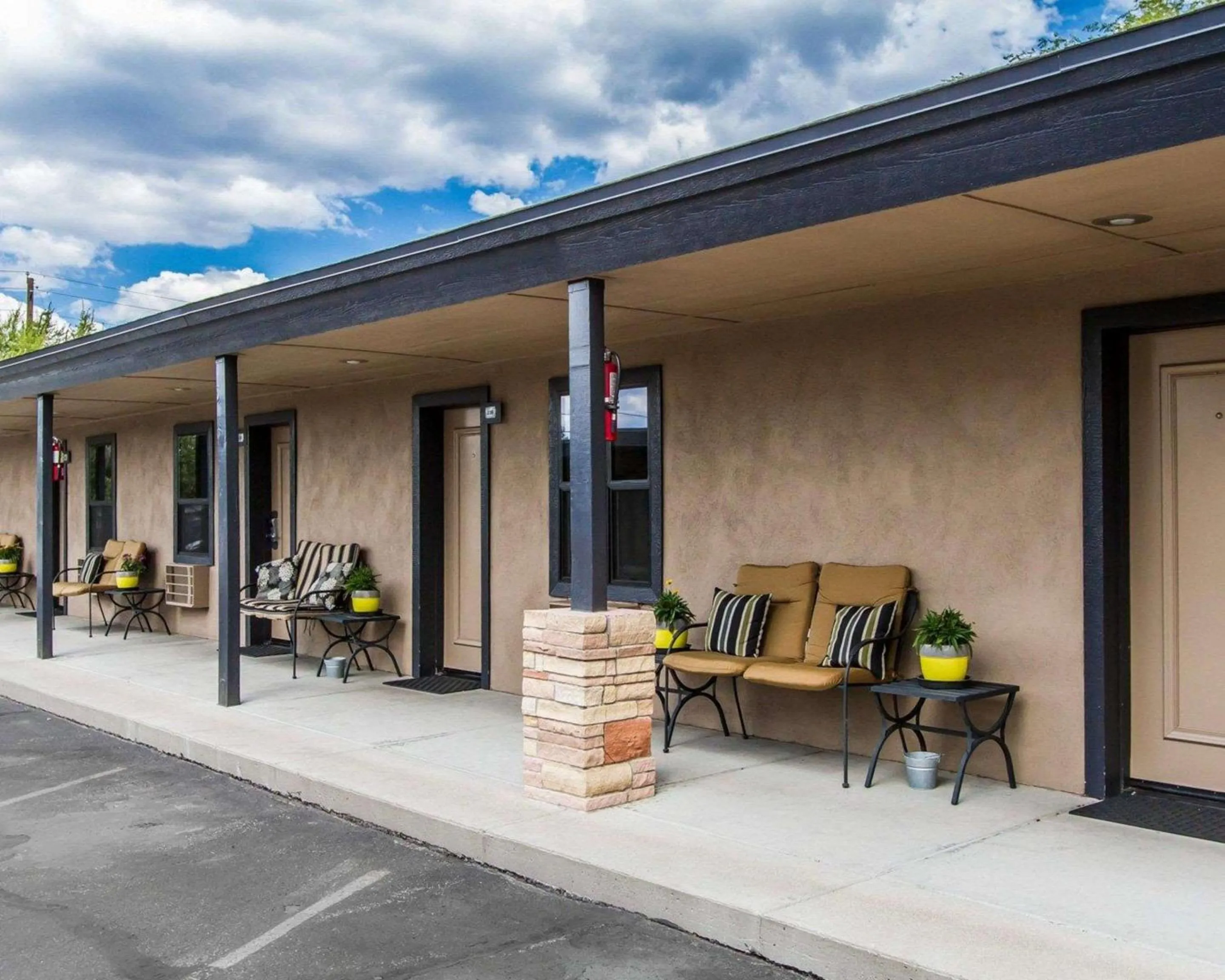 Property building in Rodeway Inn & Suites Williams Downtowner-Rte 66