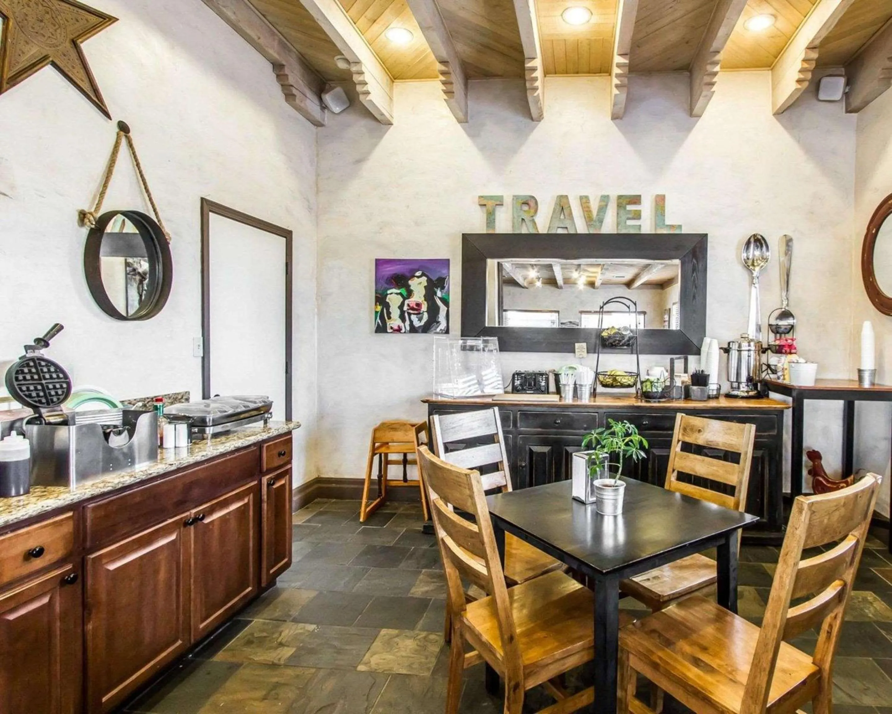 Breakfast in Rodeway Inn & Suites Williams Downtowner-Rte 66