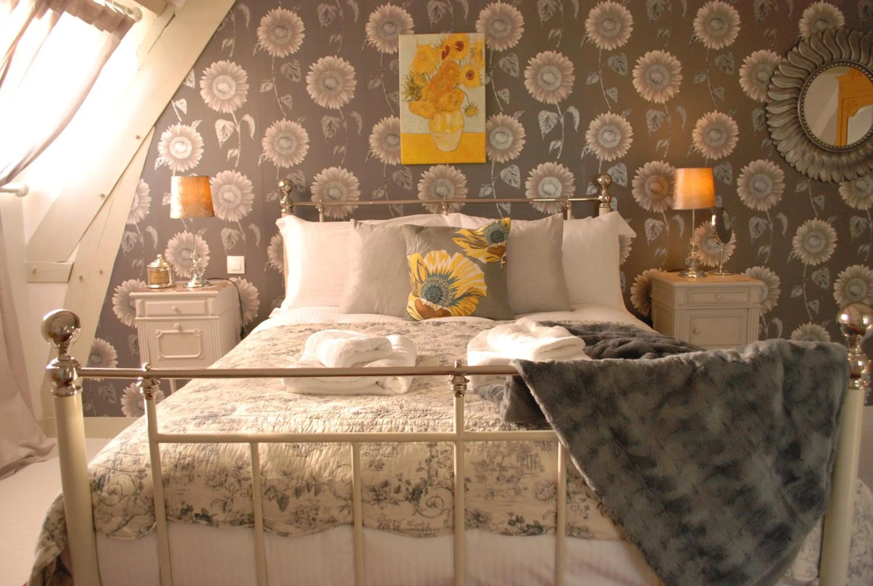 Bed in Le Logis d'Epargnes B&B and Gite