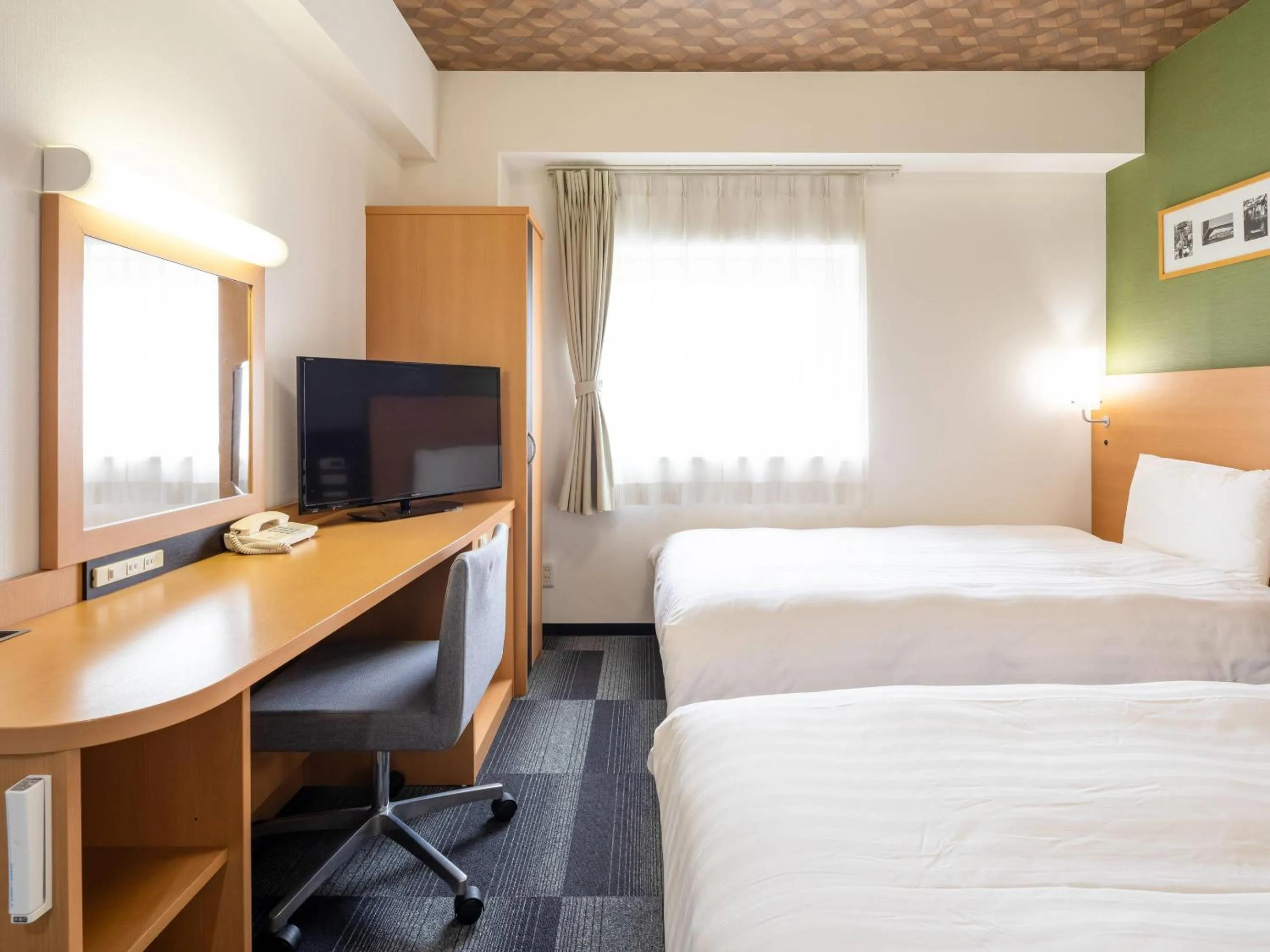 Bedroom, Bed in Comfort Hotel Kurosaki