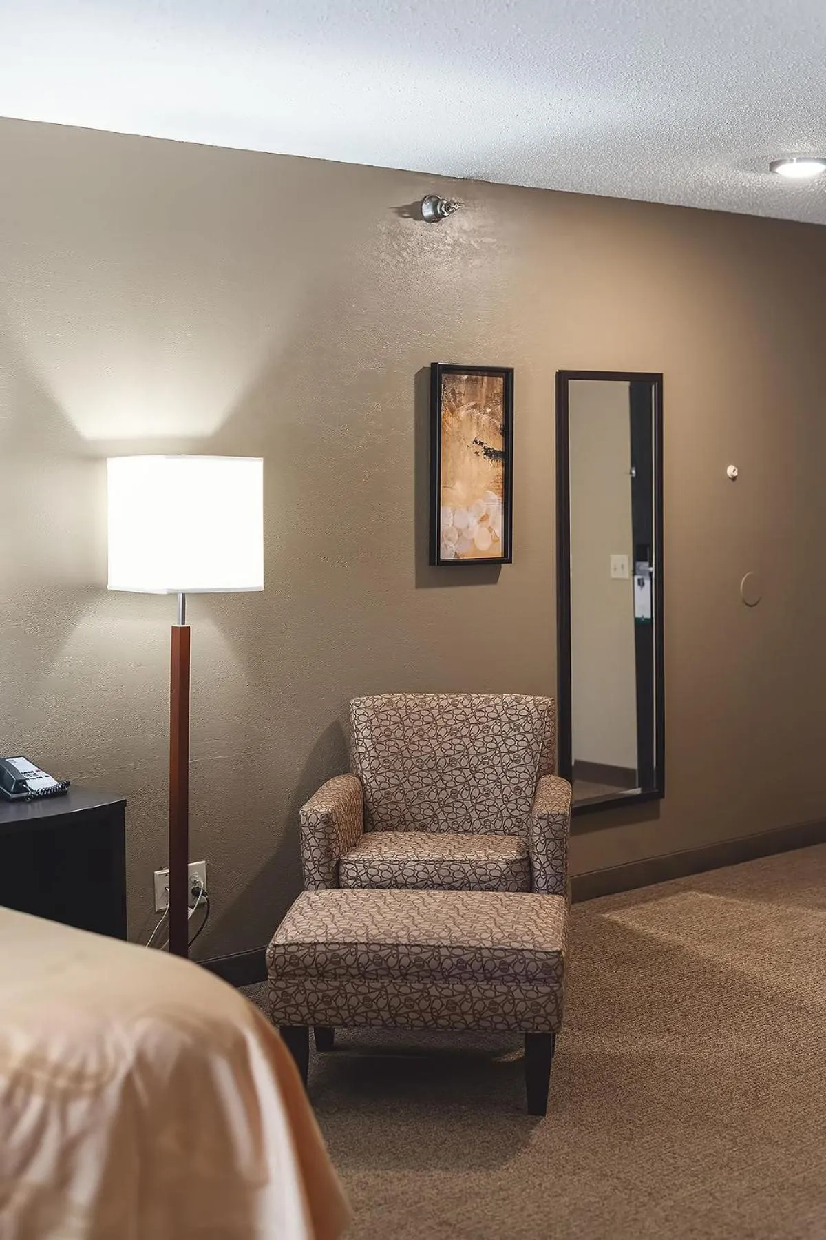 Seating area in Quality Inn