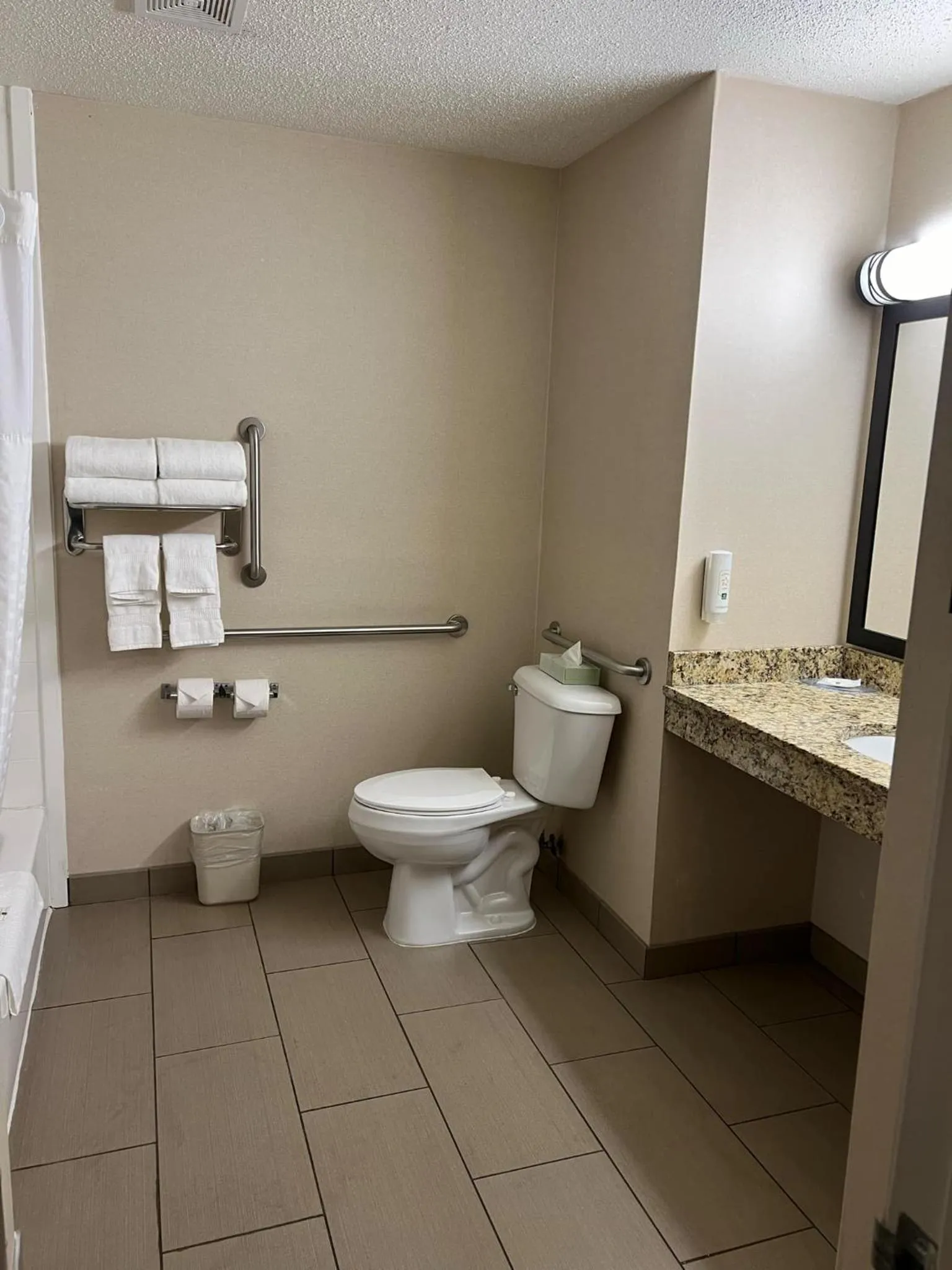 Bathroom in Quality Inn