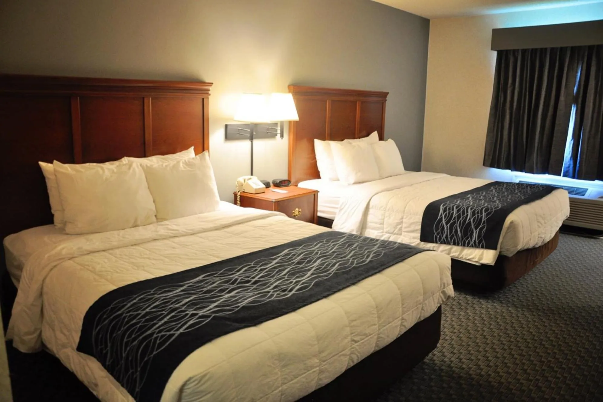 Photo of the whole room, Bed in Dunes Express Inn and Suites