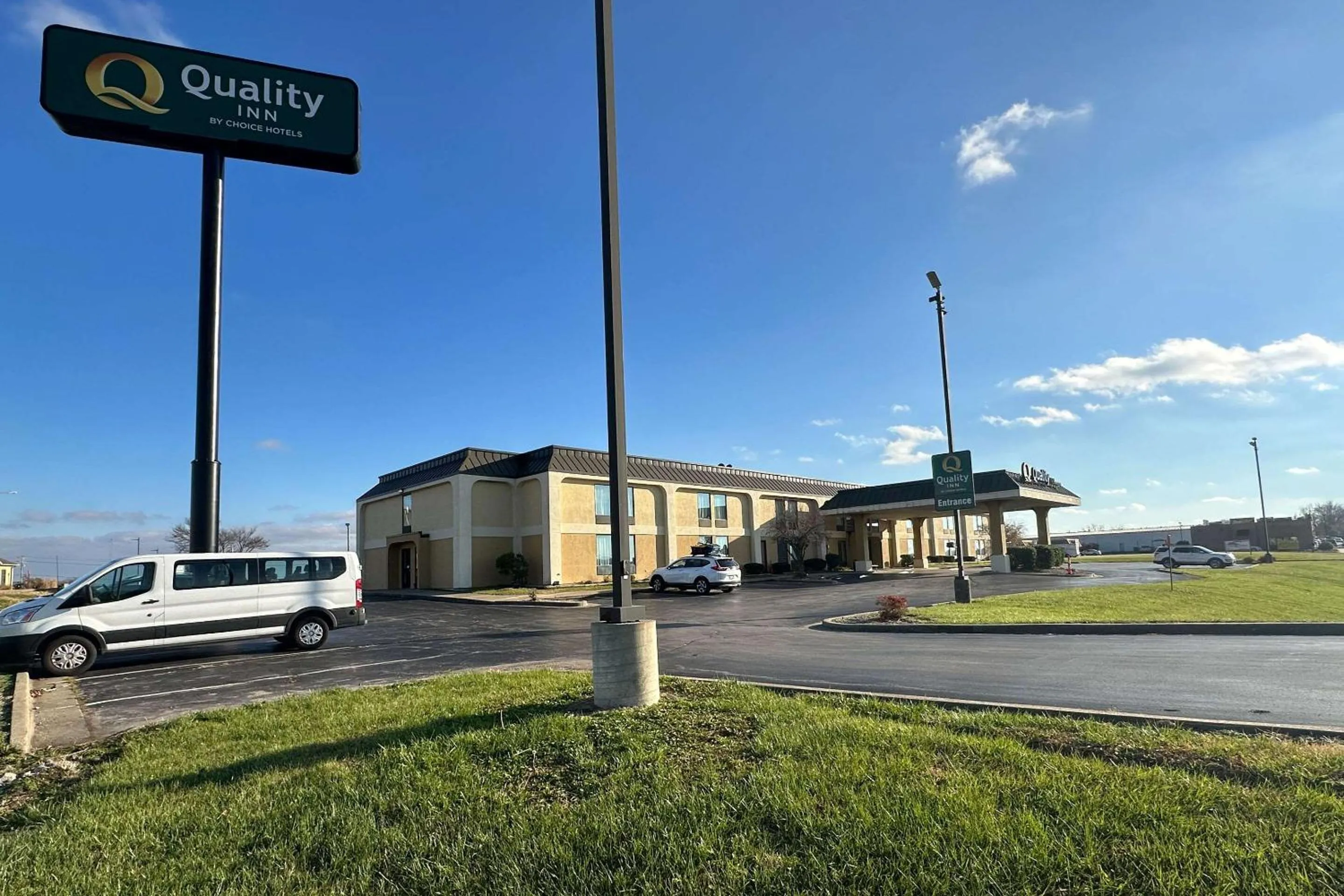 Property building in Quality Inn Perryville I-55