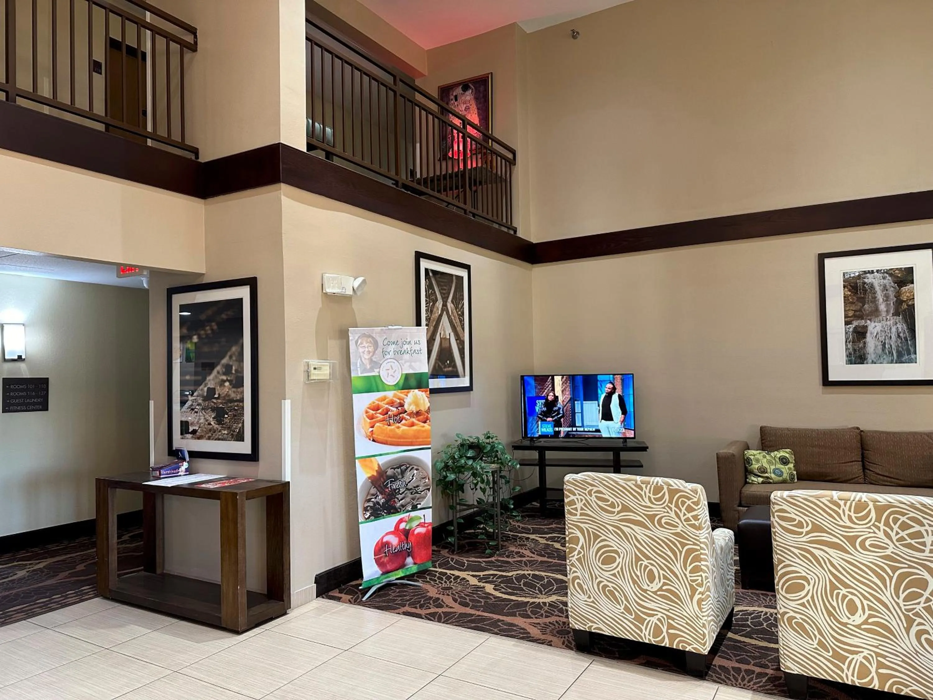 Seating area in Quality Inn Perryville I-55