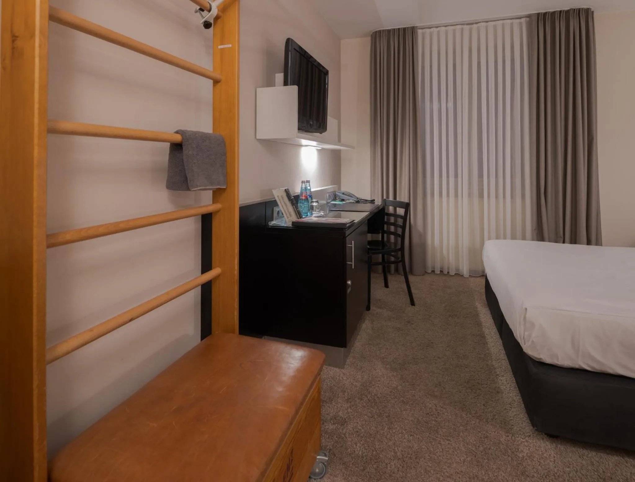 TV and multimedia, Bed in Turm Hotel