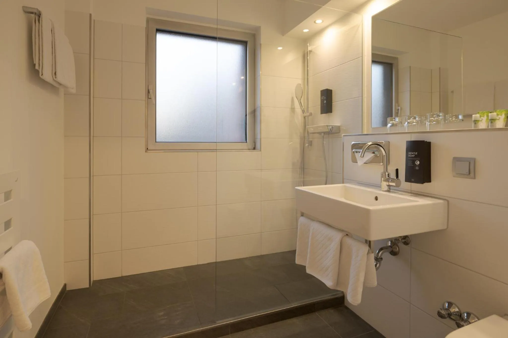 Bathroom in Turm Hotel