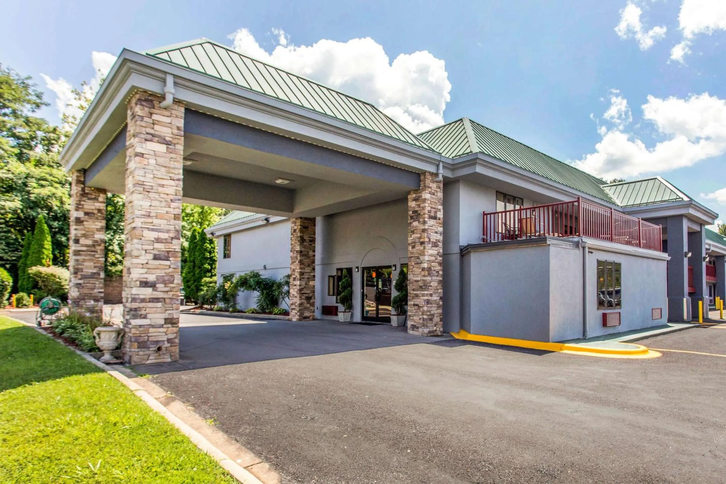 Property building in Quality Inn Black Mountain-Asheville East