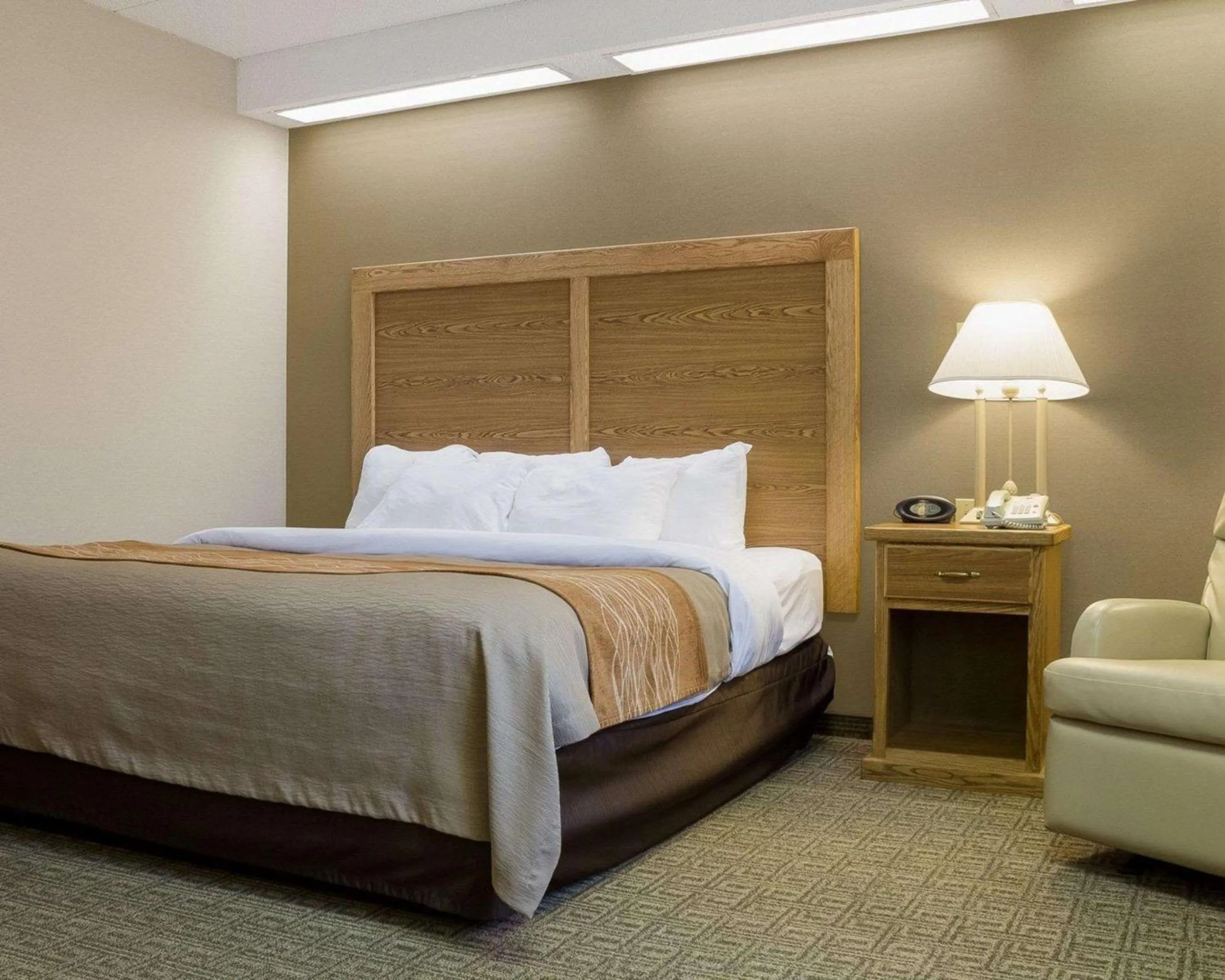 Photo of the whole room, Bed in Quality Inn Bismarck I-94