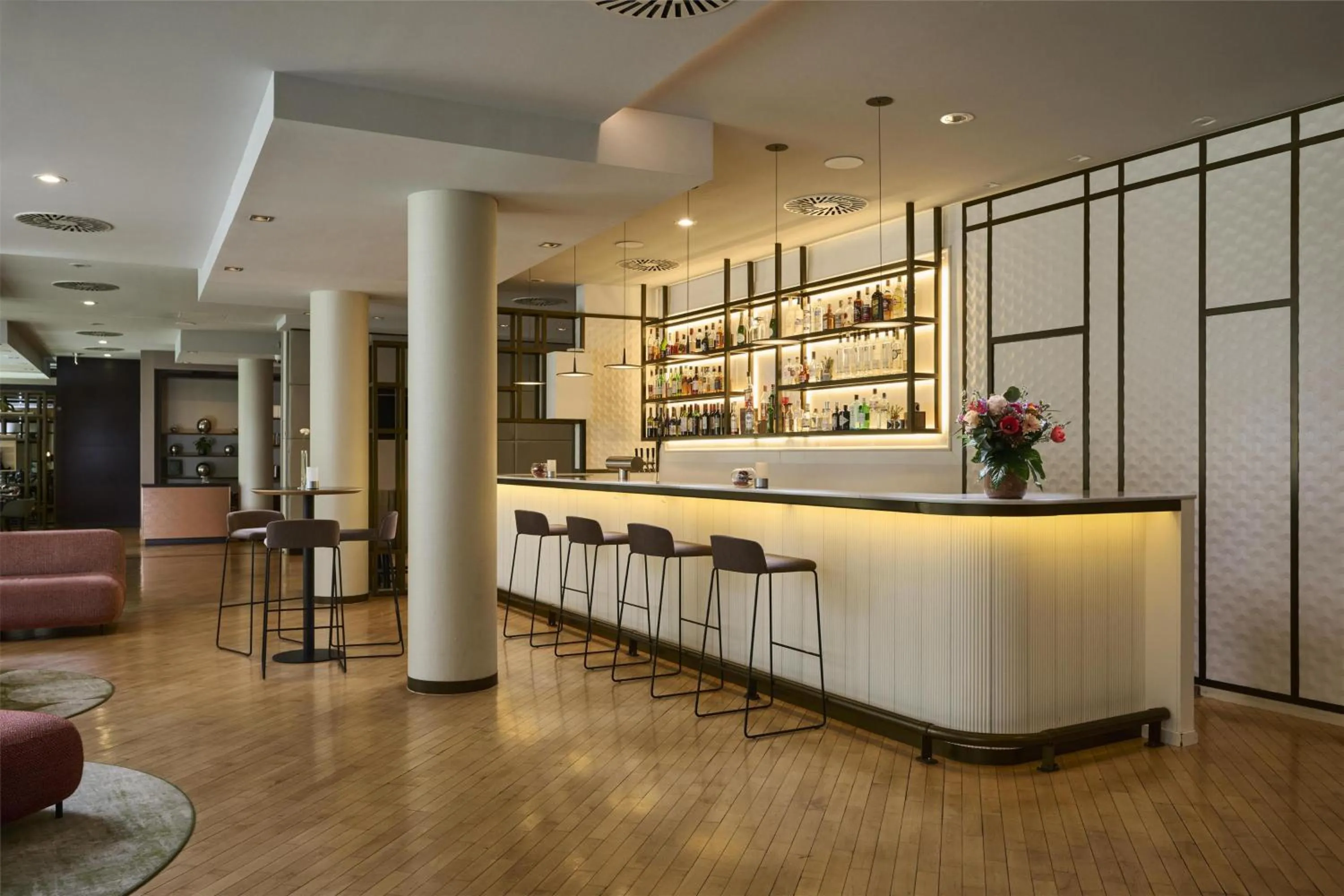 Lounge or bar in NH Collection Nürnberg City