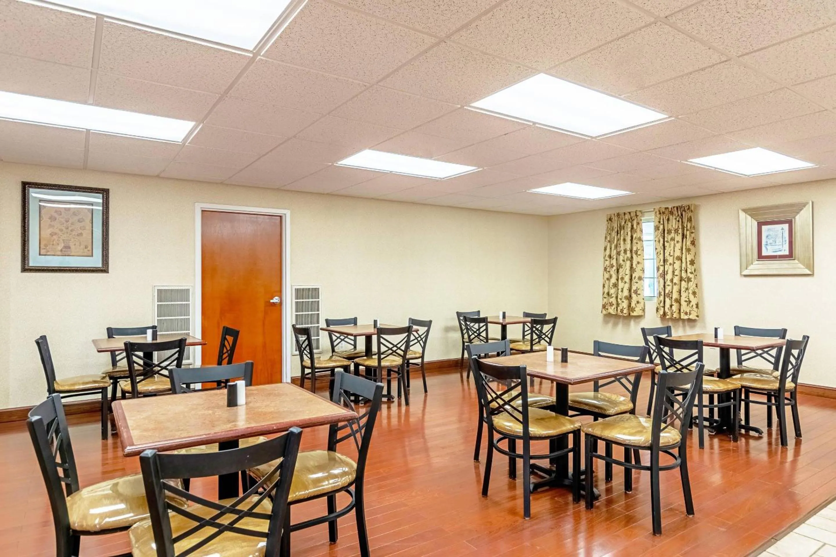 Breakfast in Quality Inn Burkeville Hwy 360 & 460