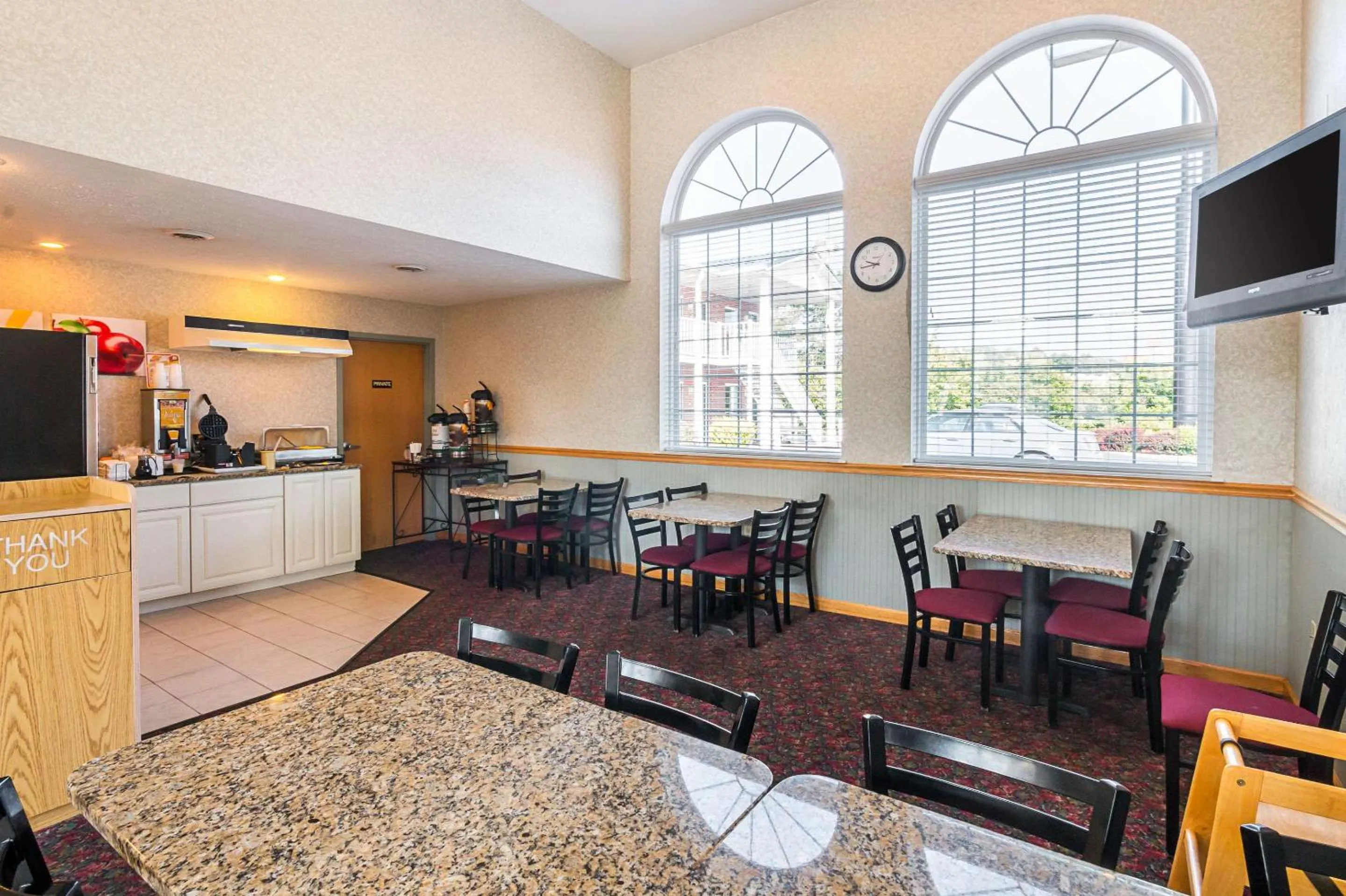 Breakfast in Quality Inn Weston