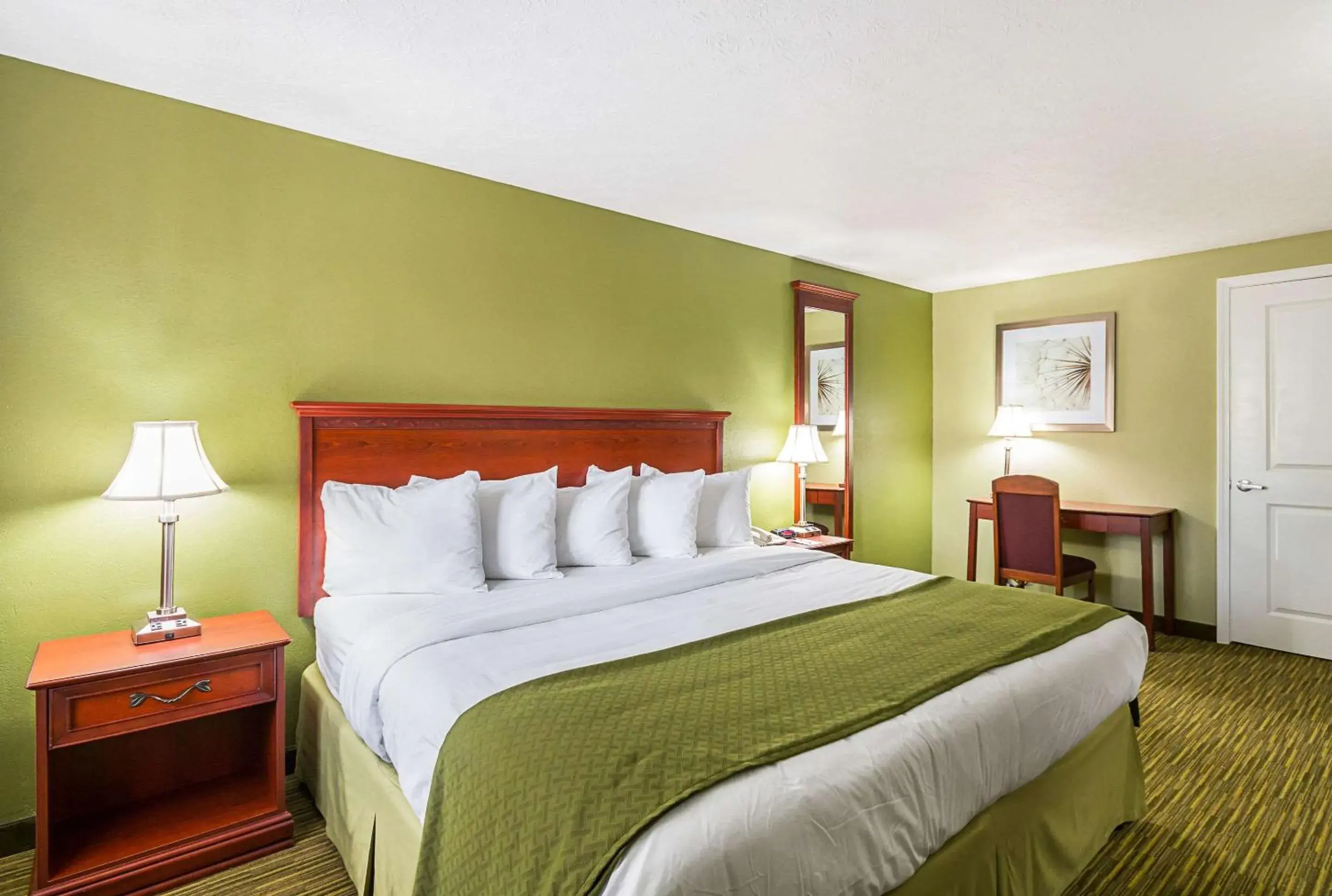 King Room - Non-Smoking in Quality Inn King Room - Non-Smoking in Quality Inn