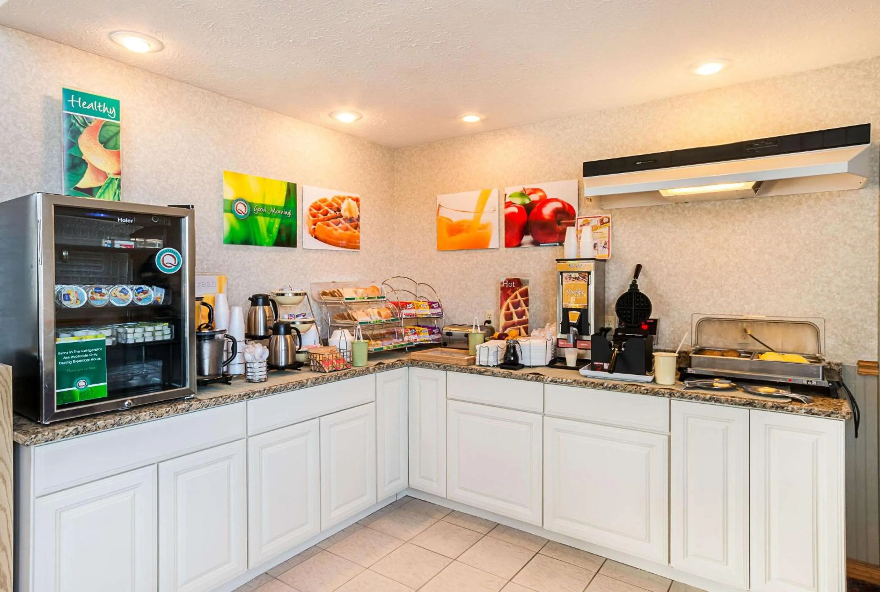 Breakfast in Quality Inn Weston