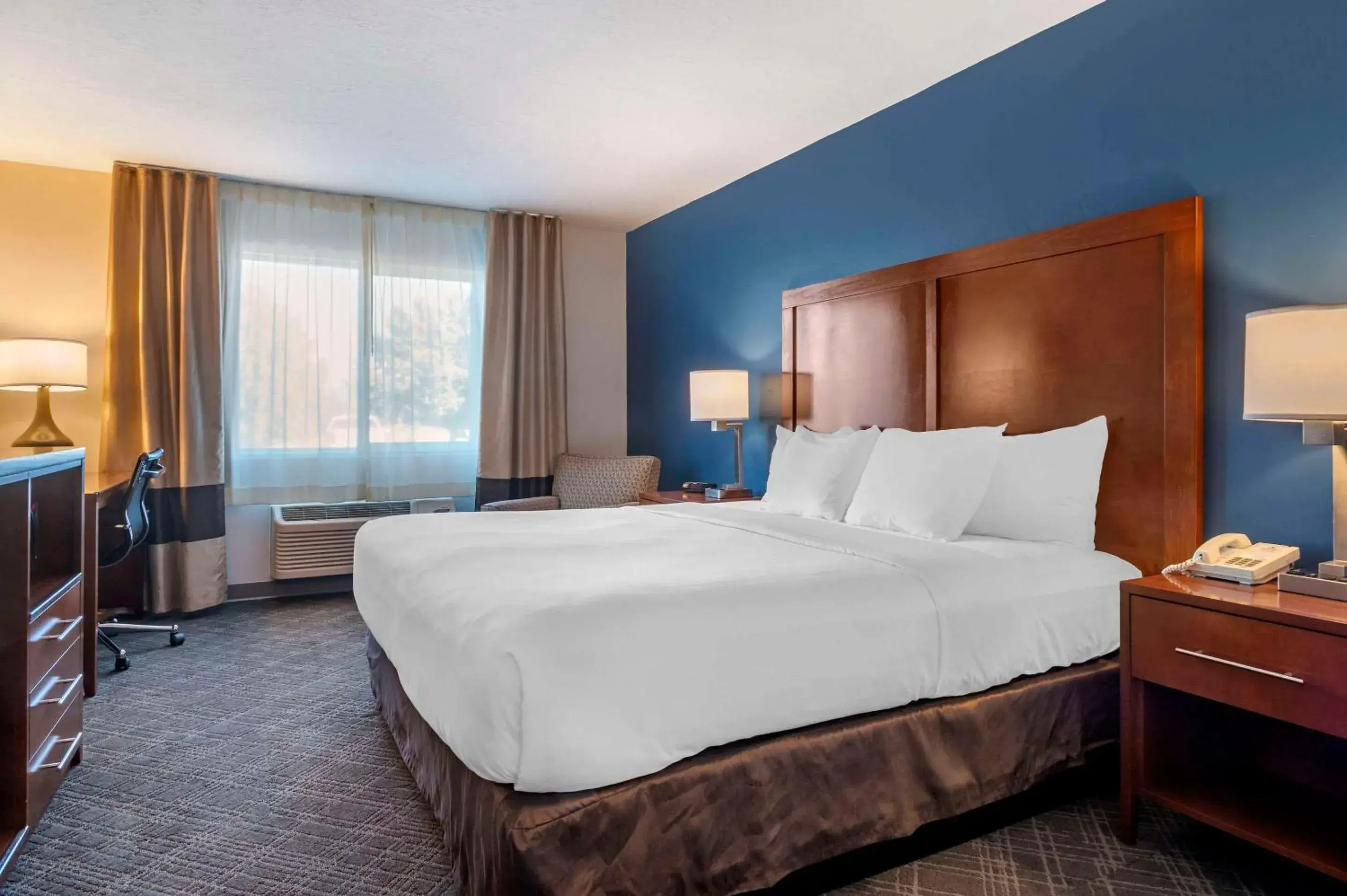 King Room - Accessible/Non-Smoking in Comfort Inn & Suites Beaver - Interstate 15 North King Room - Accessible/Non-Smoking in Comfort Inn & Suites Beaver - Interstate 15 North