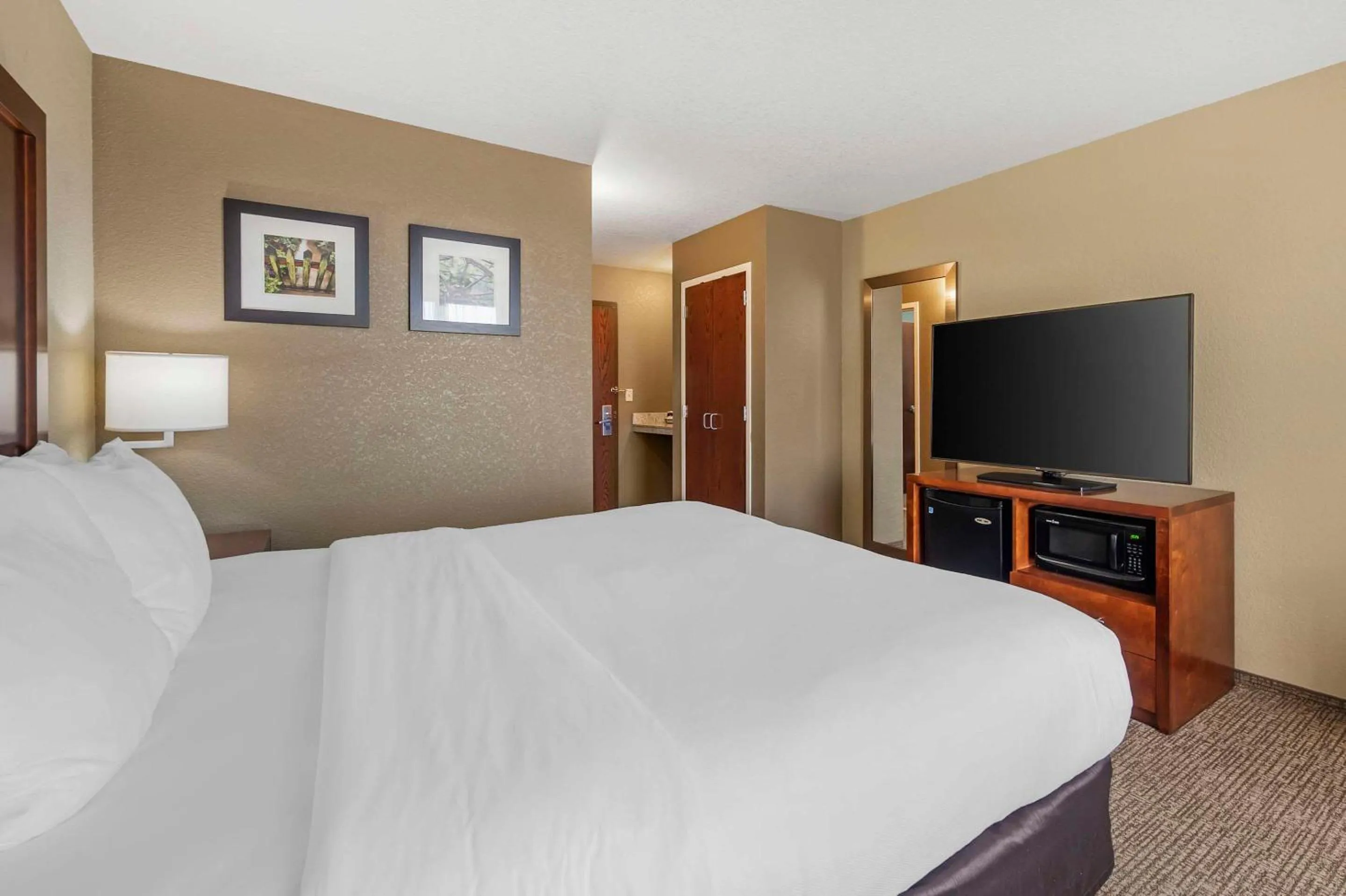 Bedroom, Bed in Comfort Inn & Suites