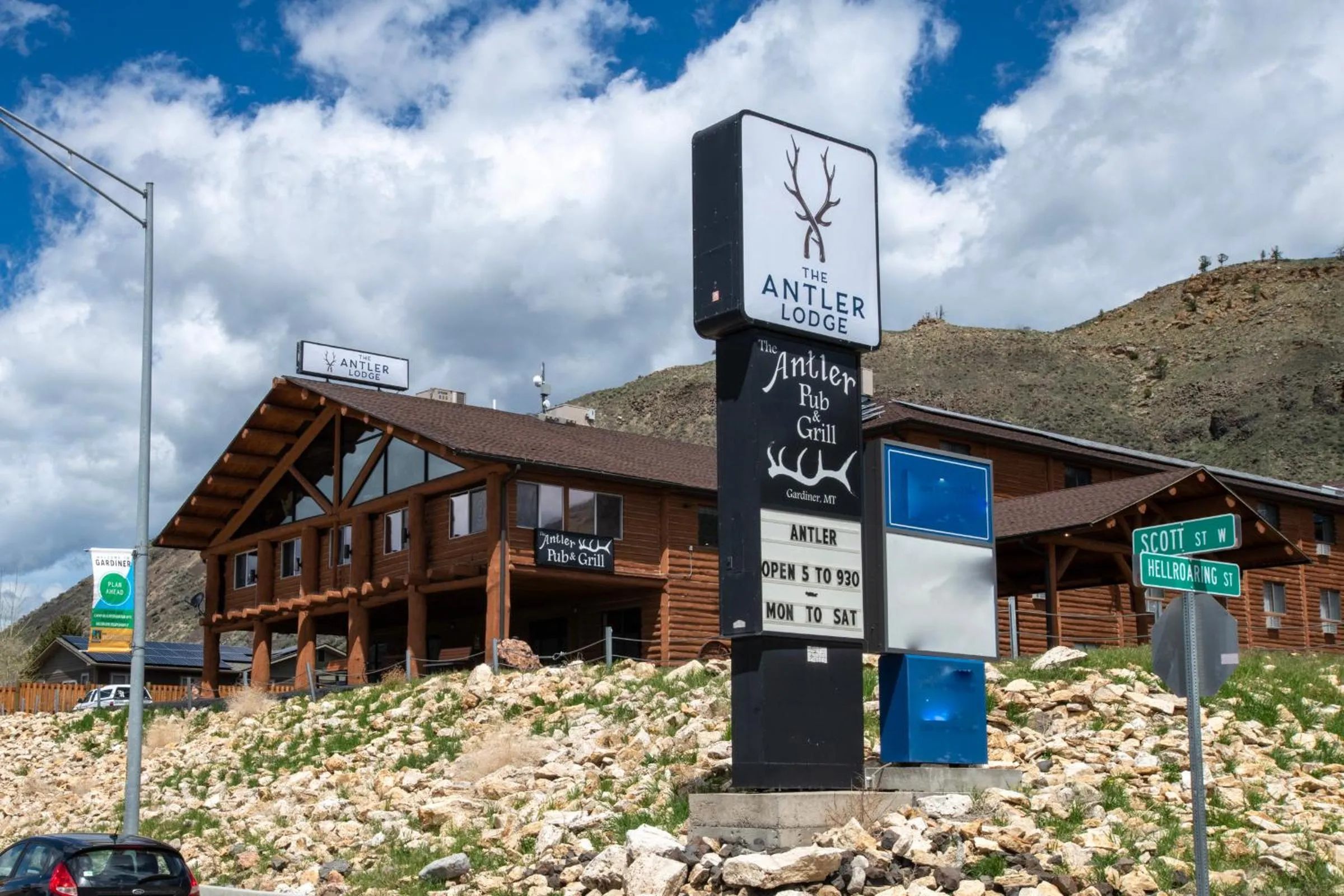 The Antler Lodge - Gardiner