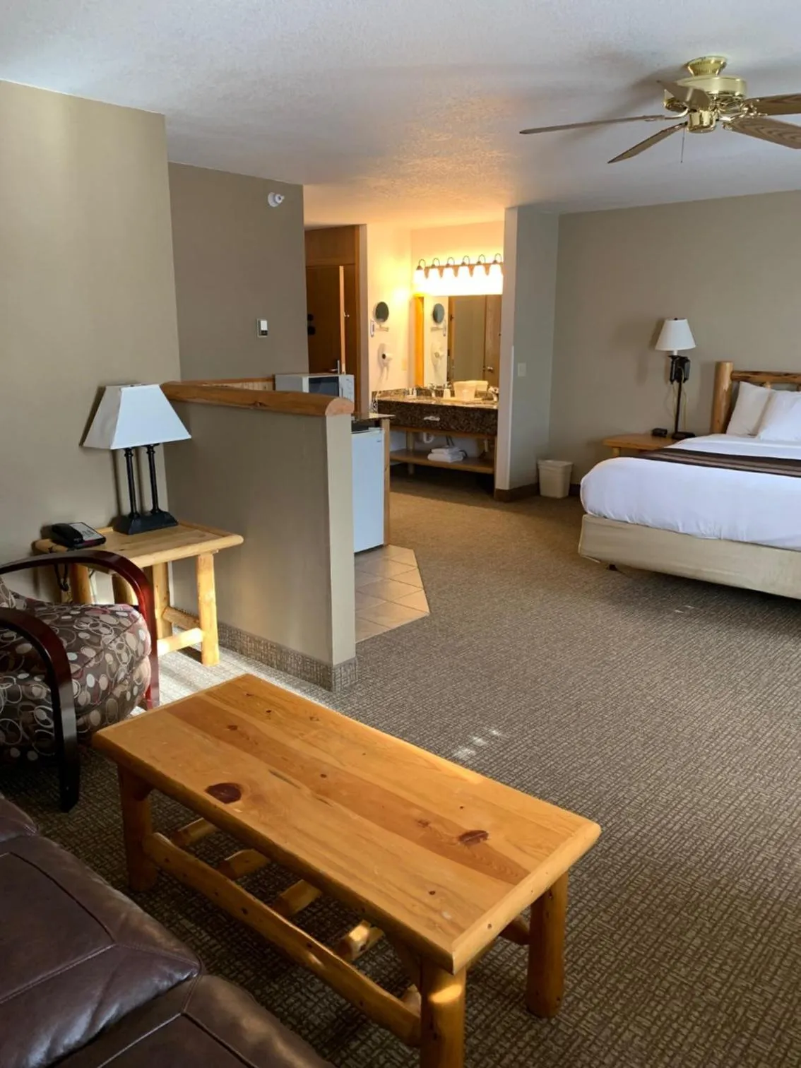 Bed in The Antler Lodge - Gardiner