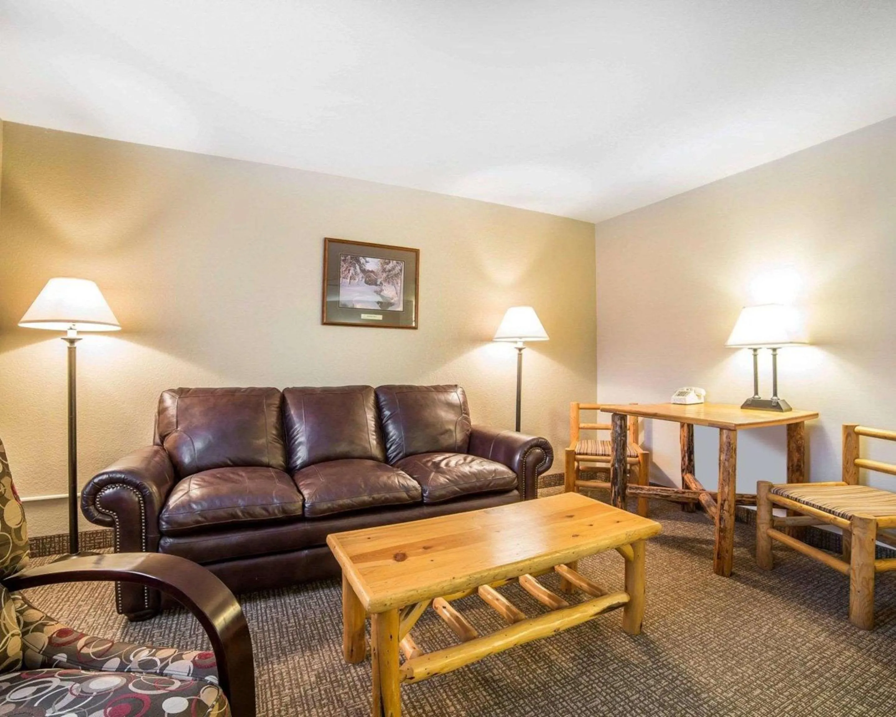 Photo of the whole room in The Antler Lodge - Gardiner