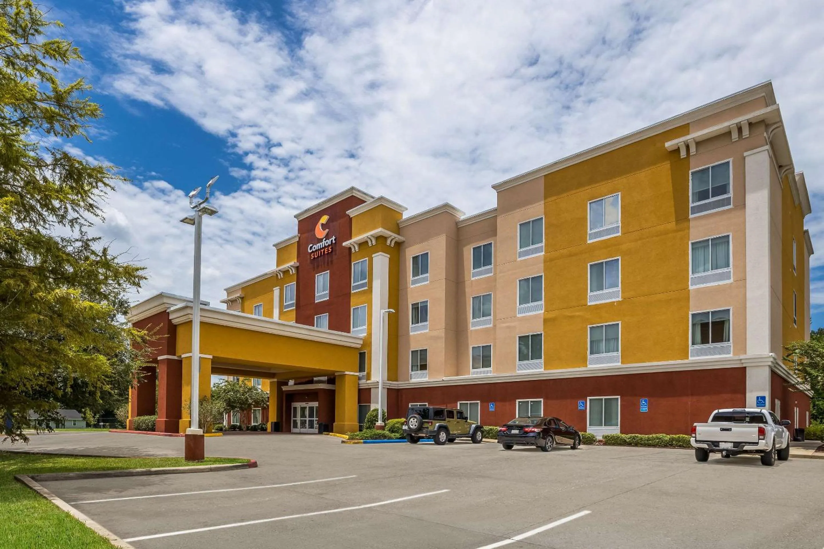 Property building in Comfort Suites Denham Springs