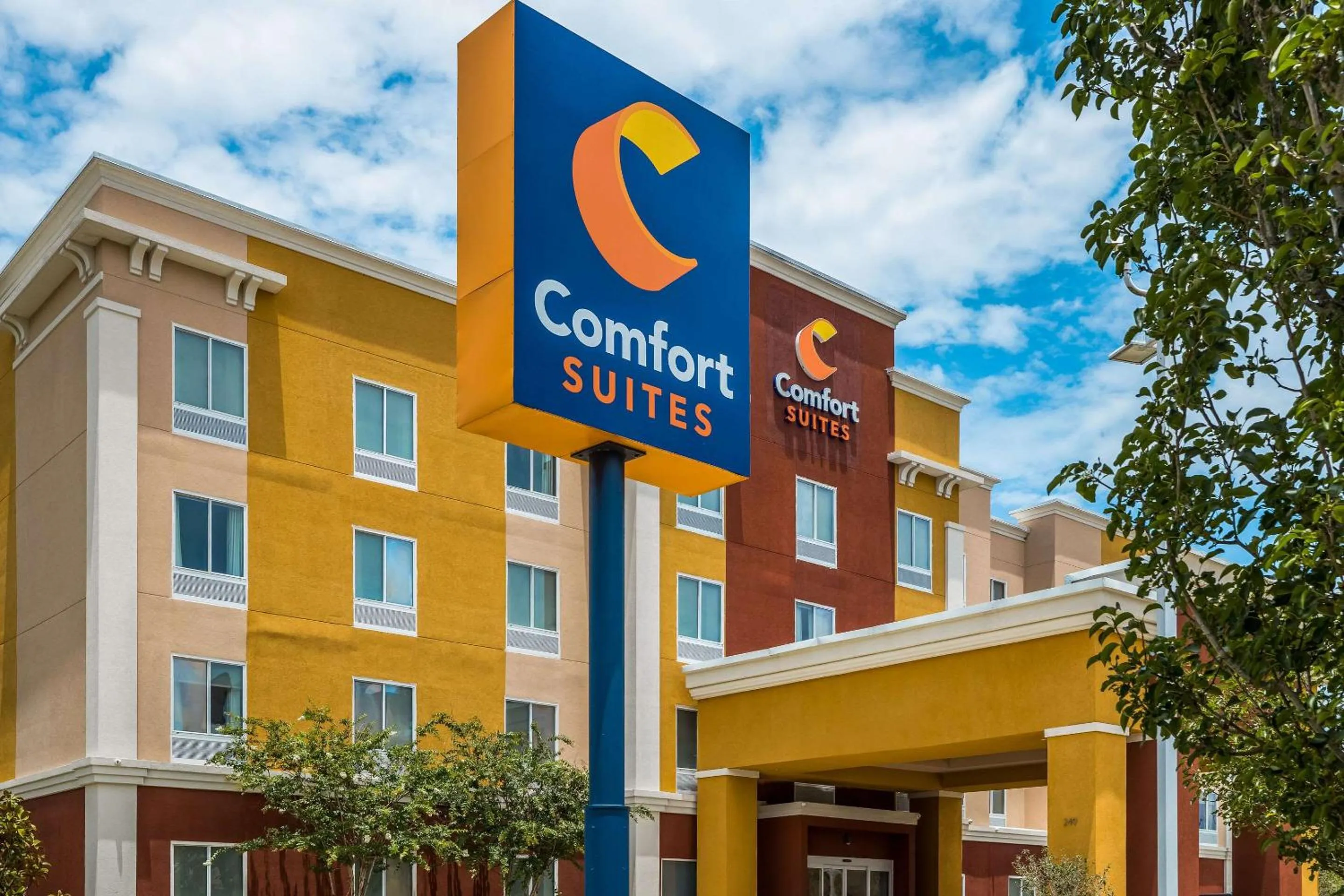 Property building in Comfort Suites Denham Springs