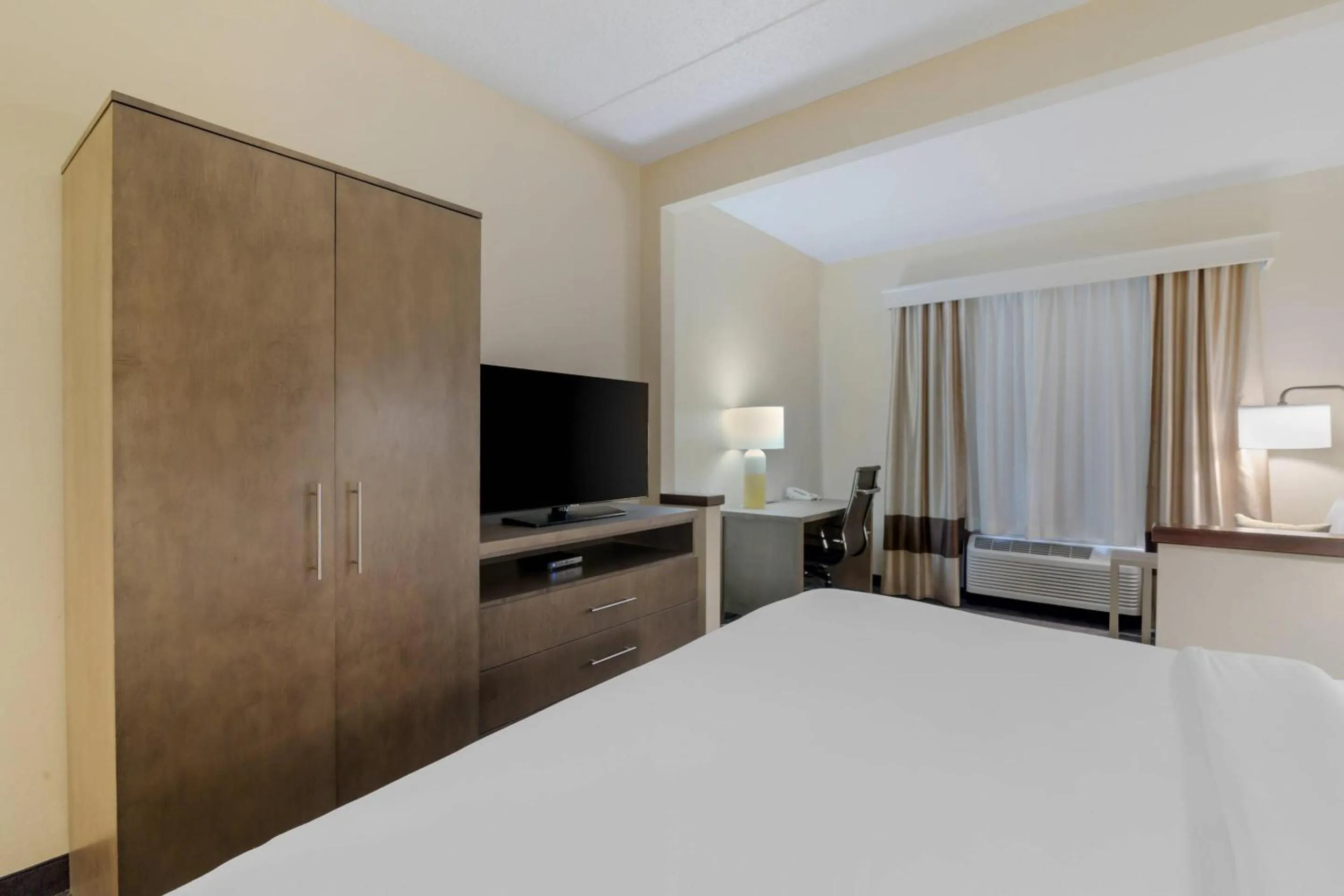 Bedroom, Bed in Comfort Inn Bismarck