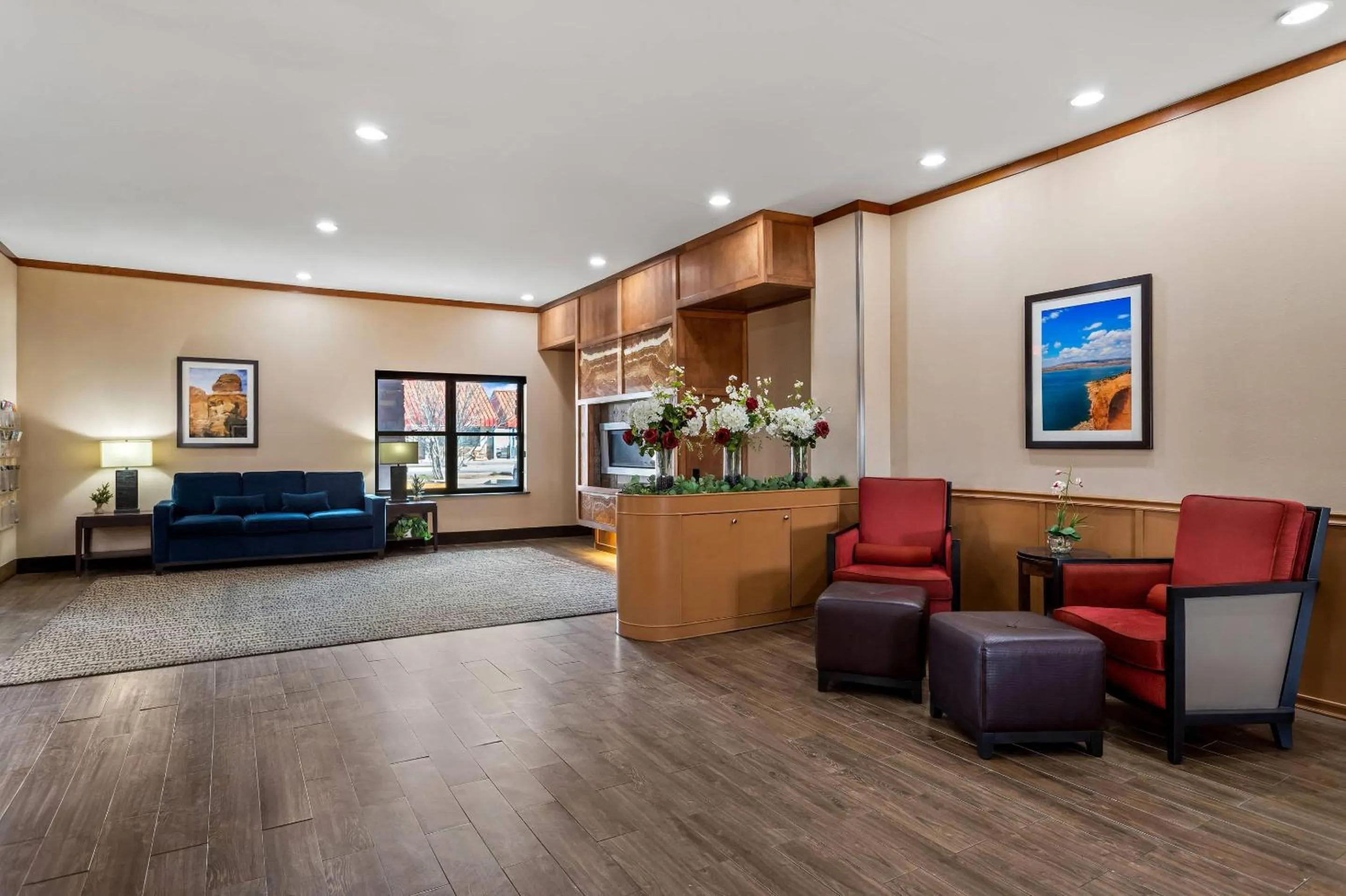 Lobby or reception in Comfort Suites Roswell North