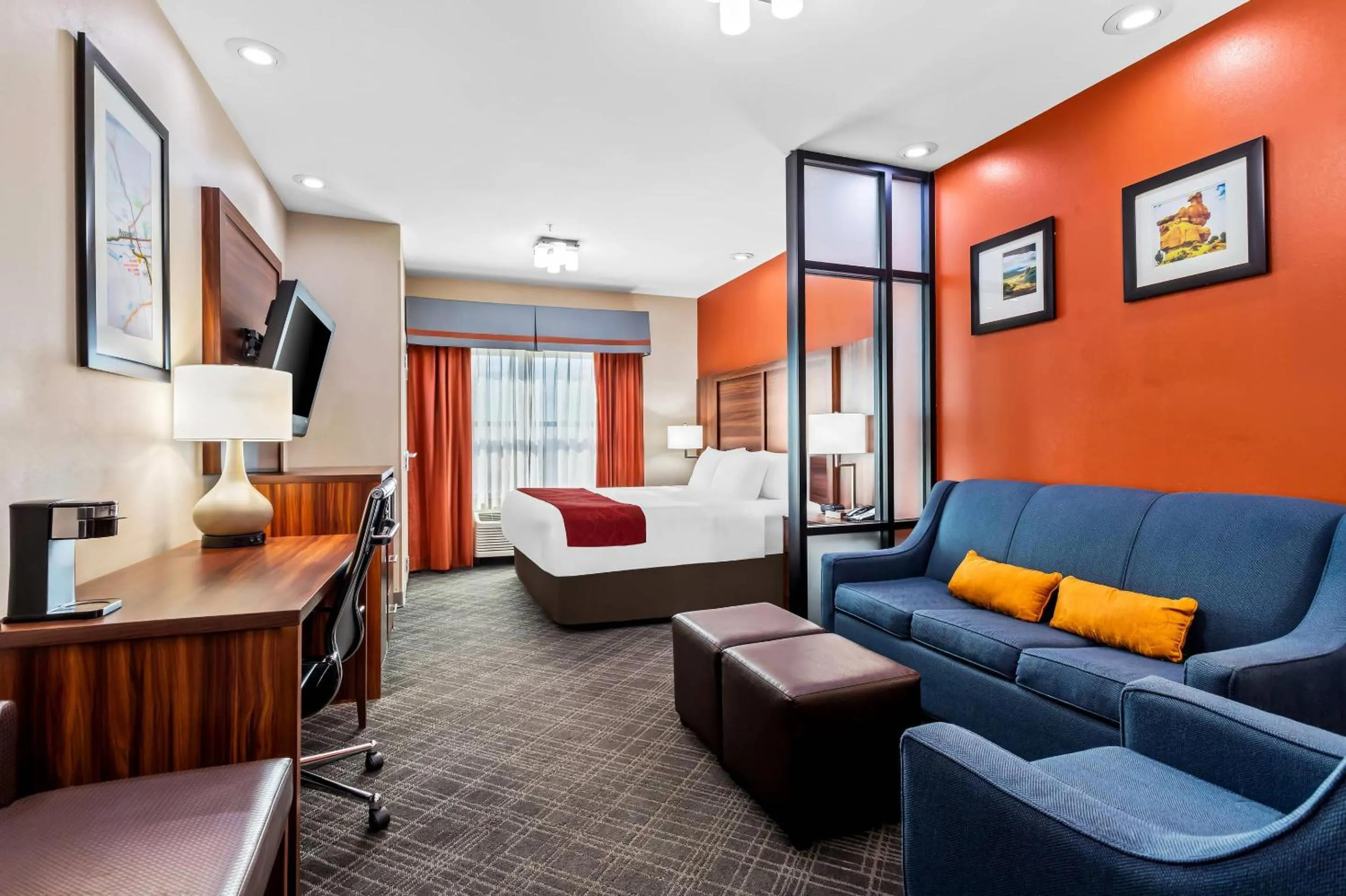 Bedroom in Comfort Suites Roswell North