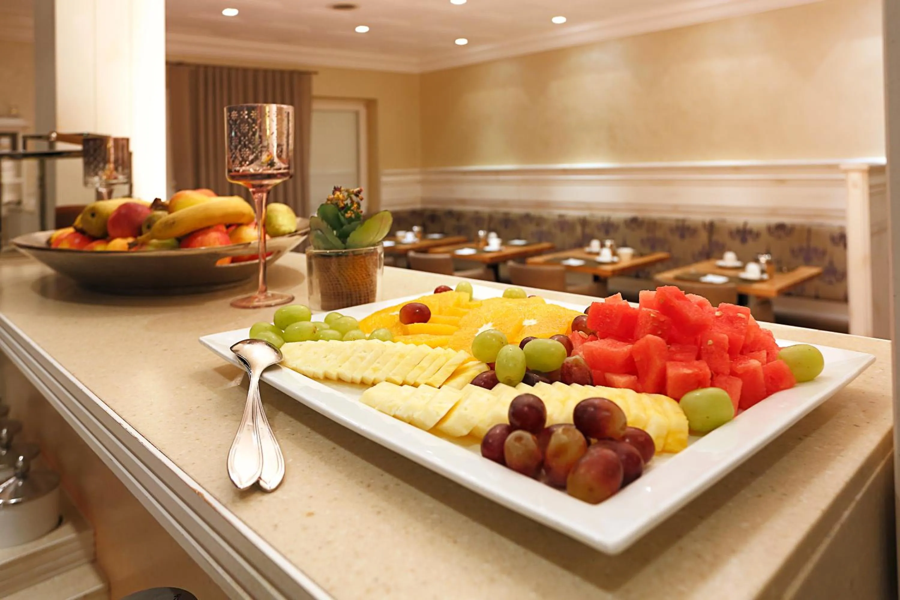 Buffet breakfast in Blesius Garten