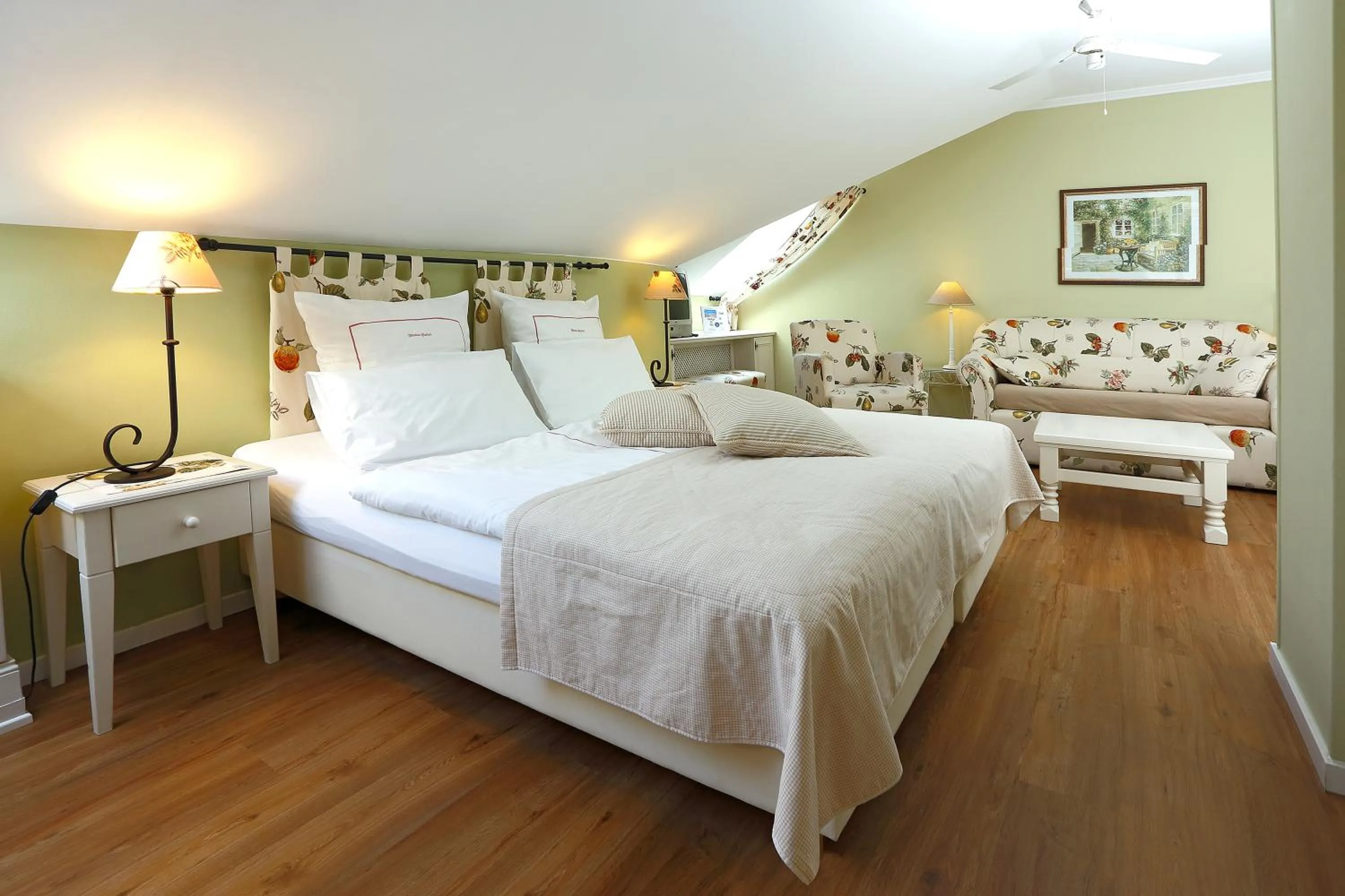 Bedroom, Bed in Blesius Garten