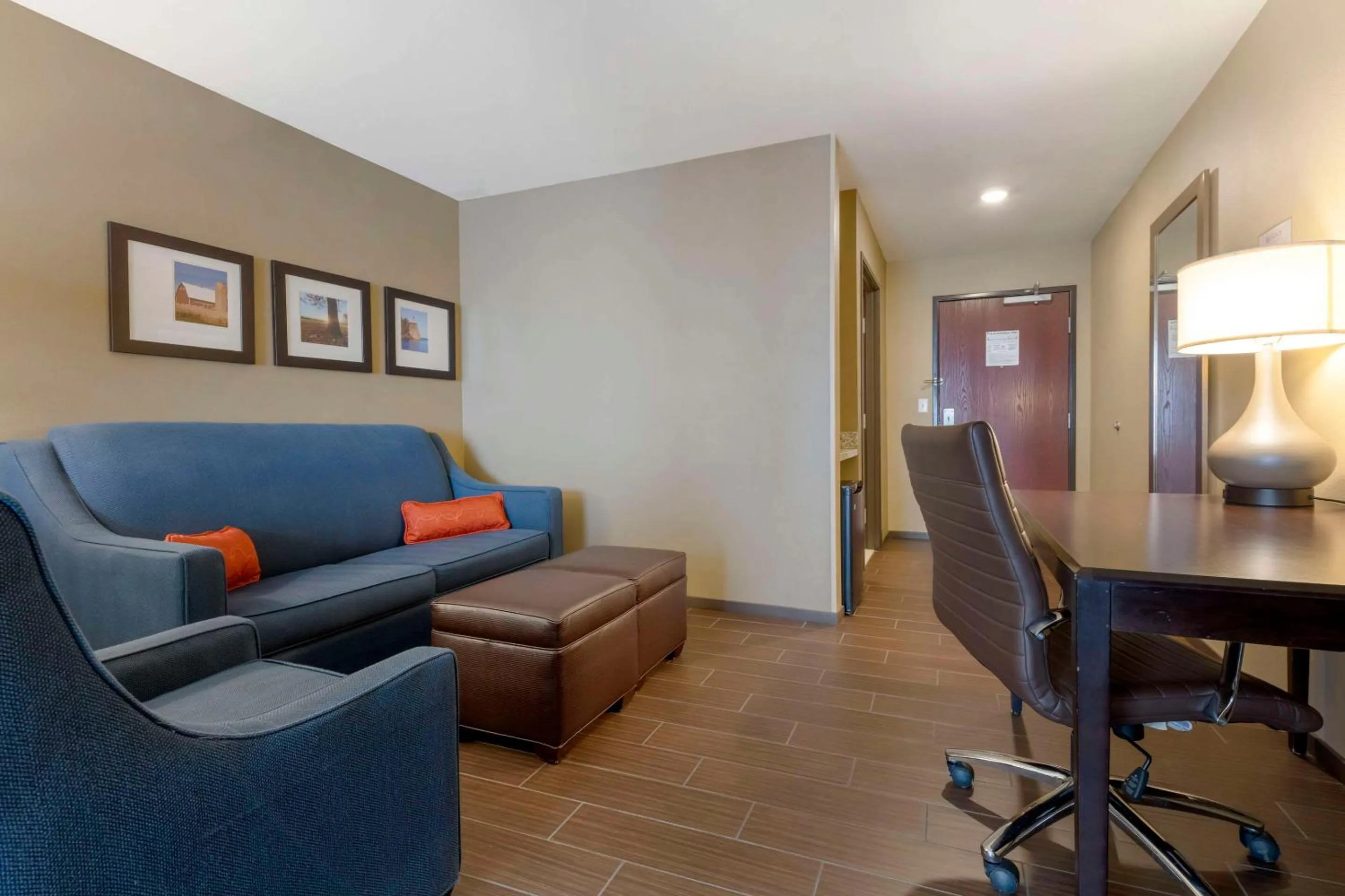 Bedroom in Comfort Suites & Conference Center