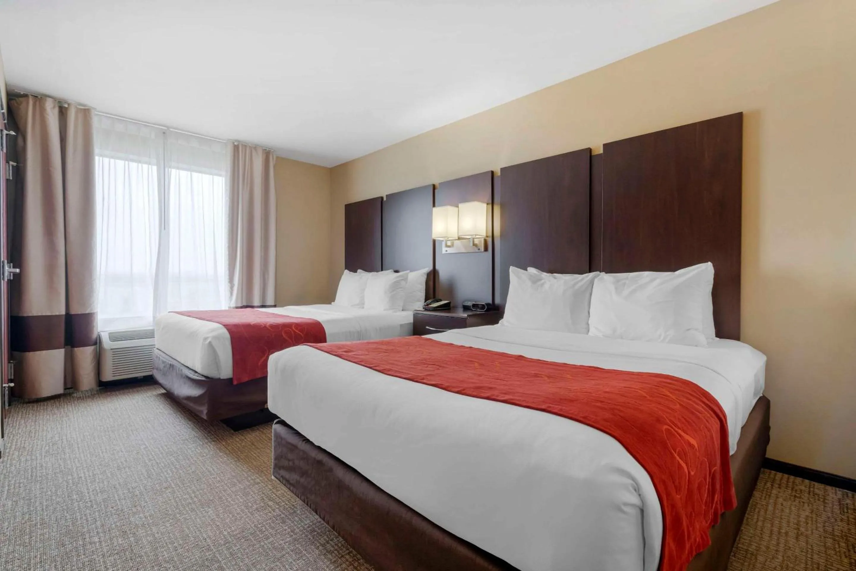 Bedroom, Bed in Comfort Suites & Conference Center