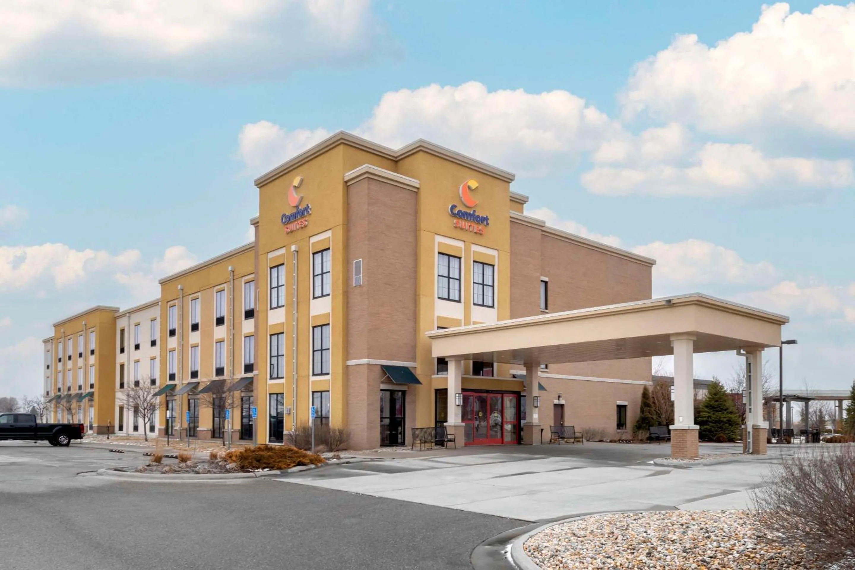 Property building in Comfort Suites & Conference Center