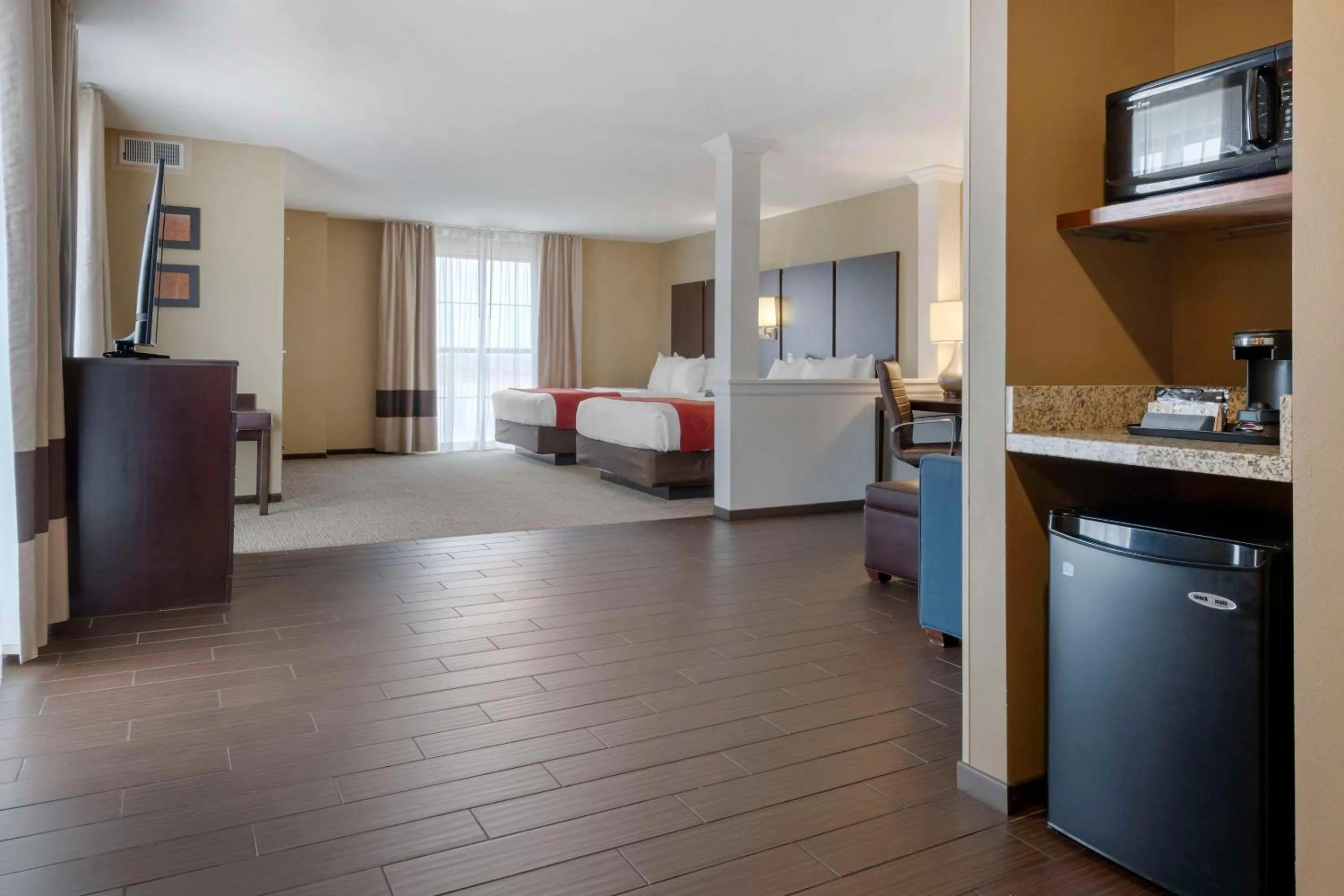 Bedroom in Comfort Suites & Conference Center