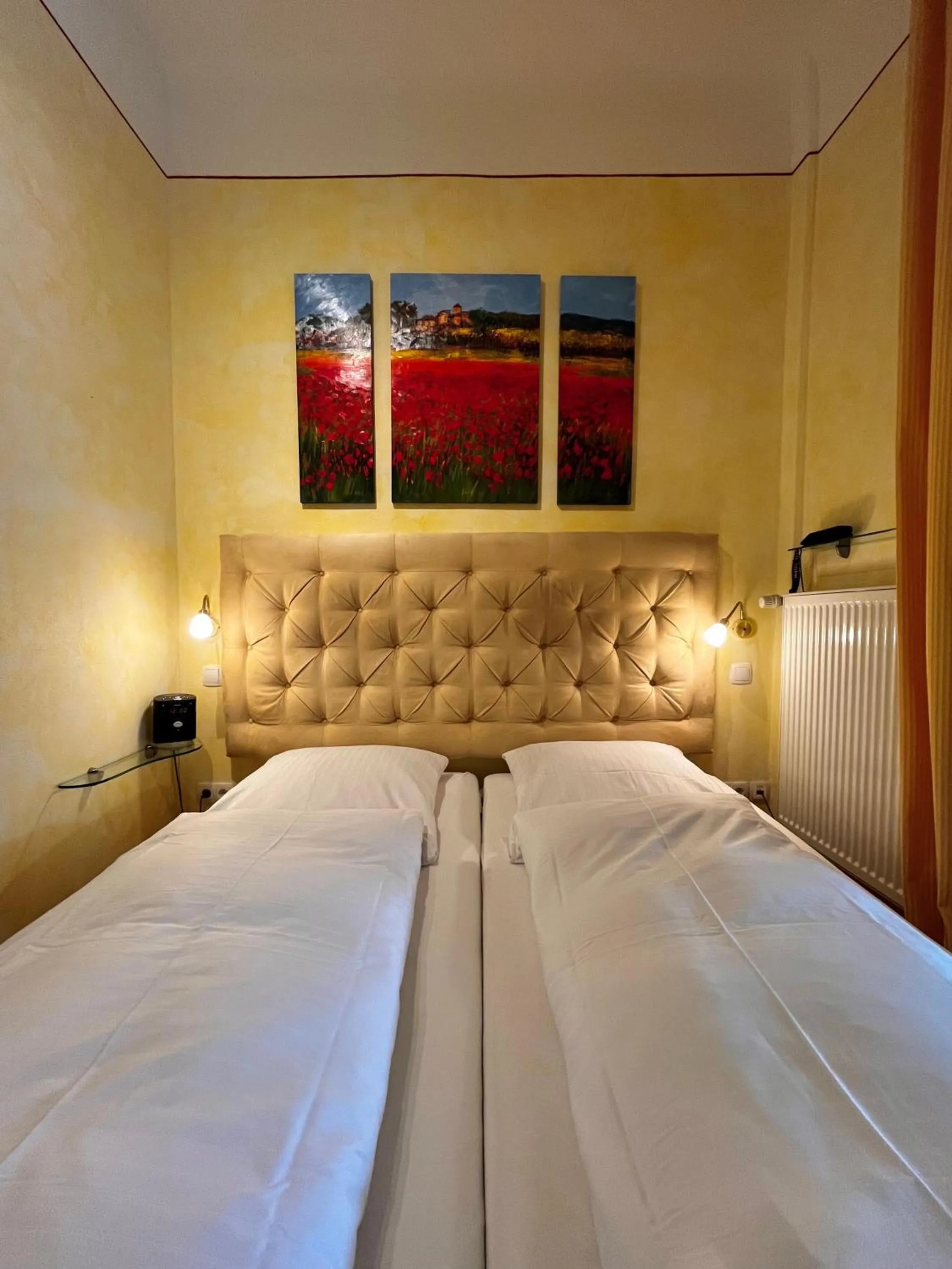 Bedroom, Bed in PARK VILLA zentral am Mittelrhein Zimmer&Apartments Self check in Aparthotel