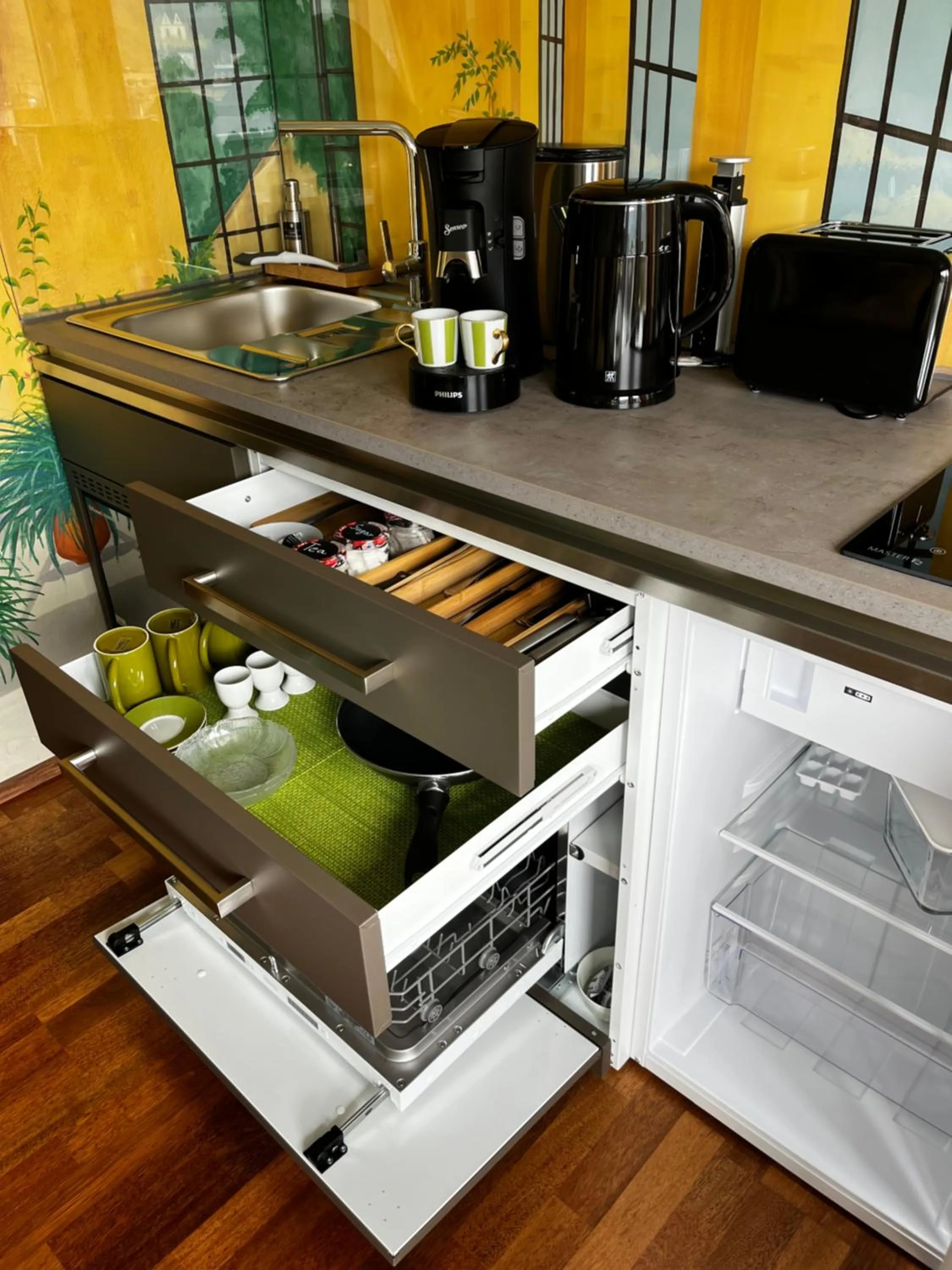 Kitchen or kitchenette in PARK VILLA zentral am Mittelrhein Zimmer&Apartments Self check in Aparthotel