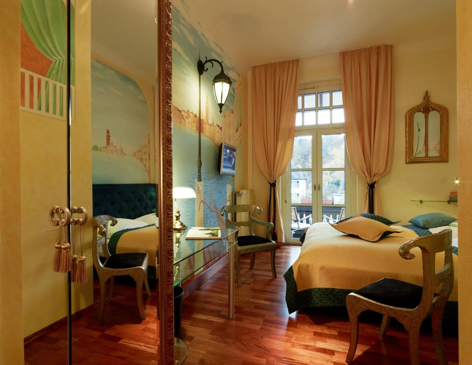 Photo of the whole room, Bed in PARK VILLA zentral am Mittelrhein Zimmer&Apartments Self check in Aparthotel