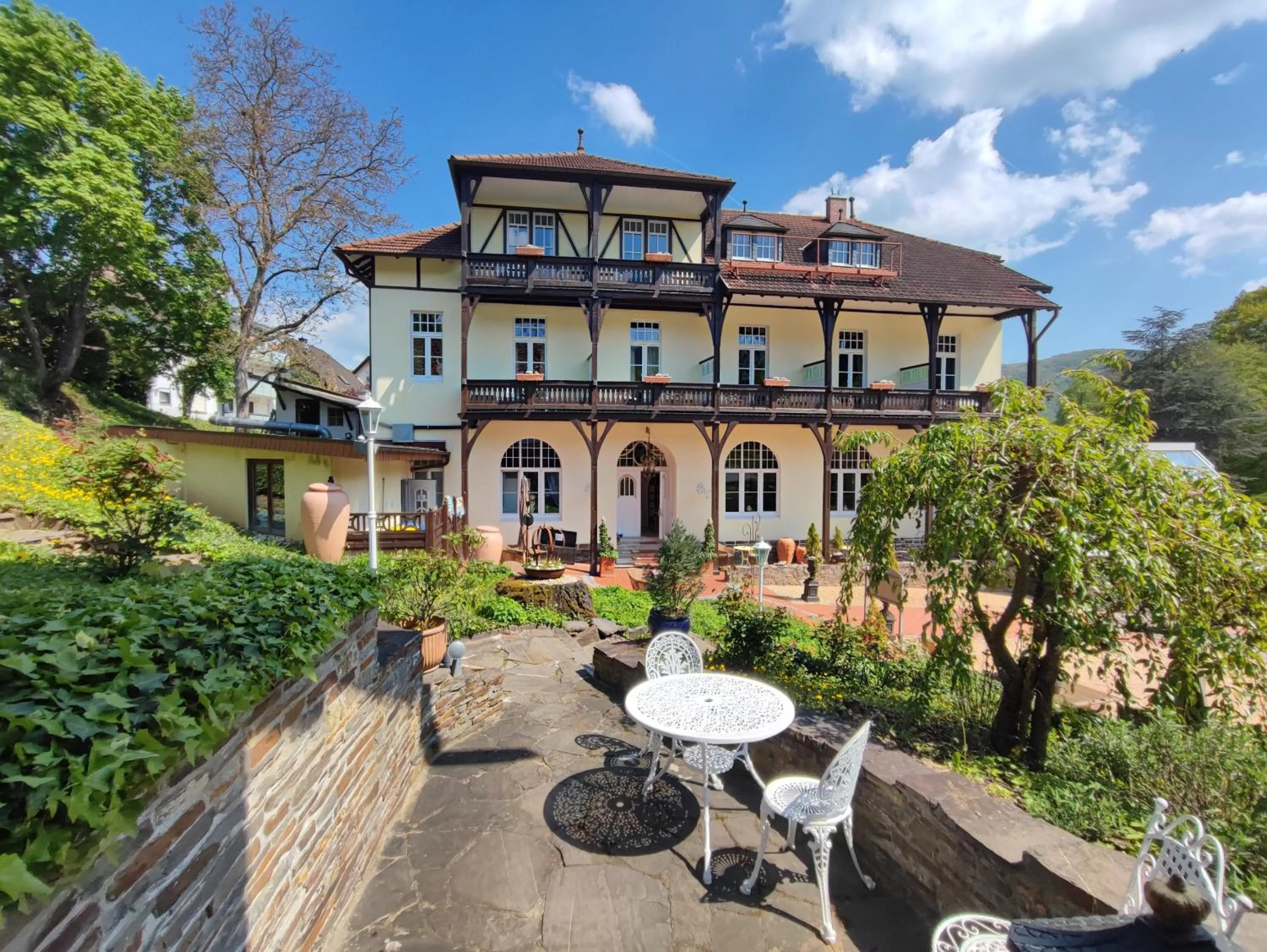 Property building in PARK VILLA zentral am Mittelrhein Zimmer&Apartments Self check in Aparthotel