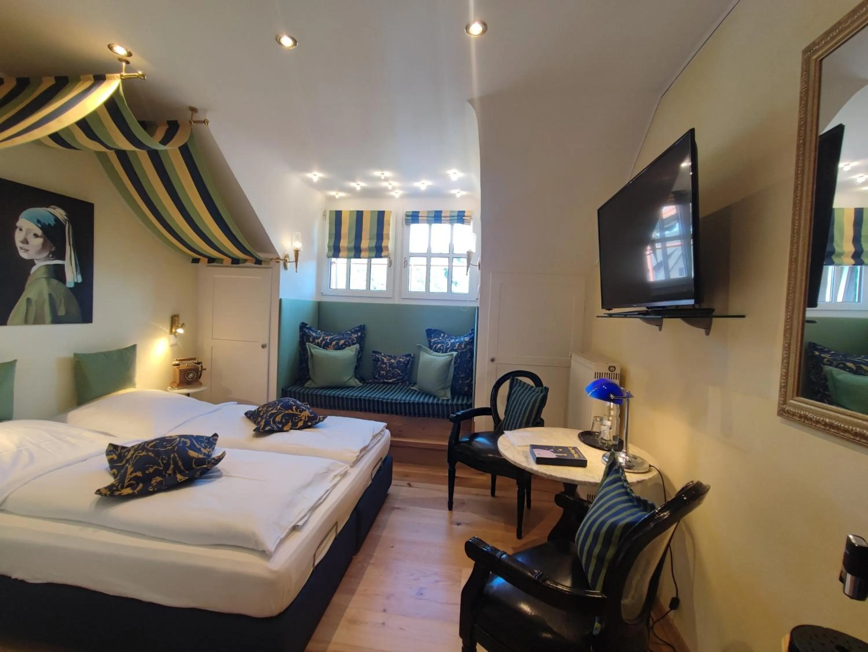 Photo of the whole room, Bed in PARK VILLA zentral am Mittelrhein Zimmer&Apartments Self check in Aparthotel