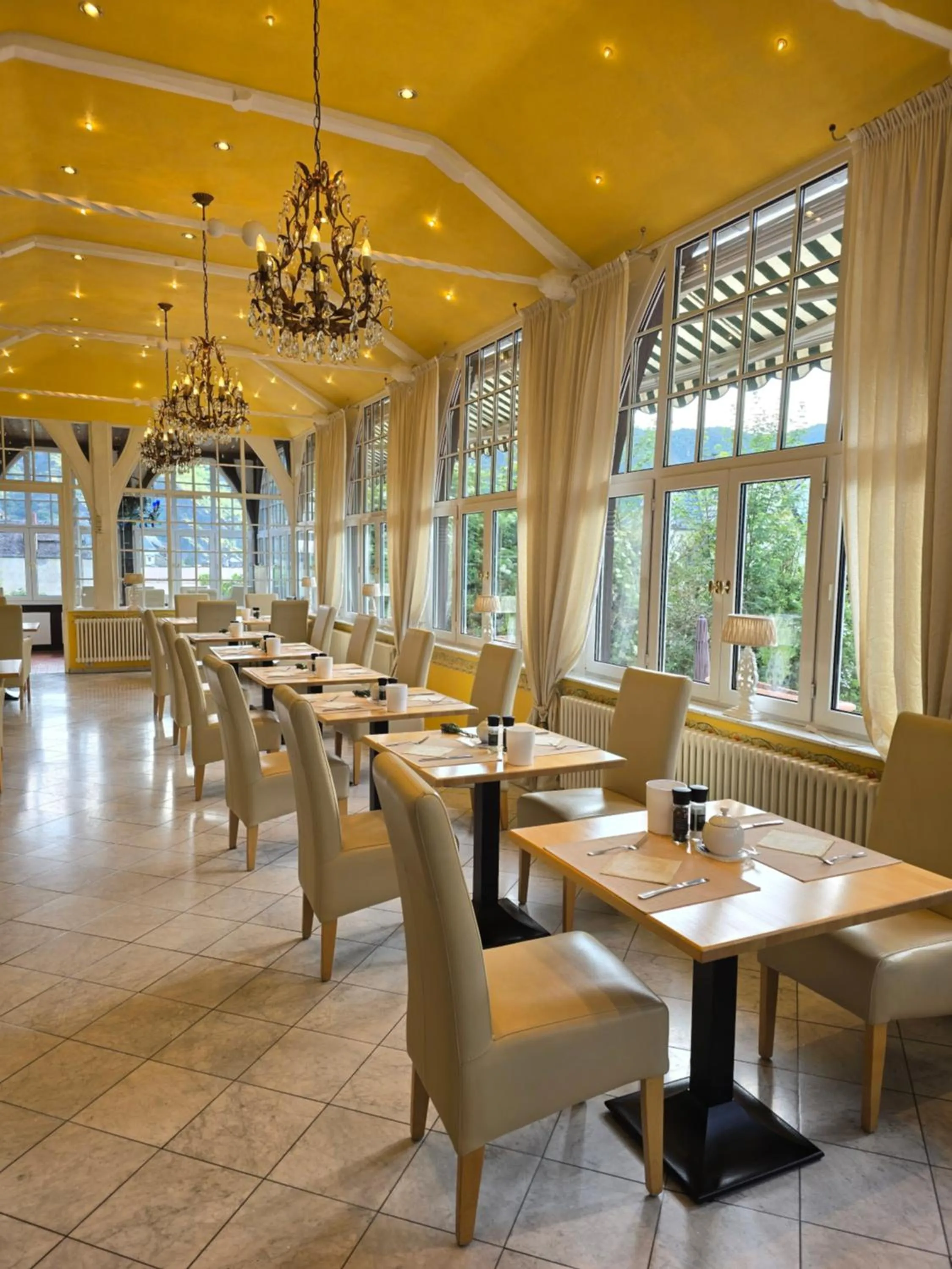 Breakfast in PARK VILLA zentral am Mittelrhein Zimmer&Apartments Self check in Aparthotel