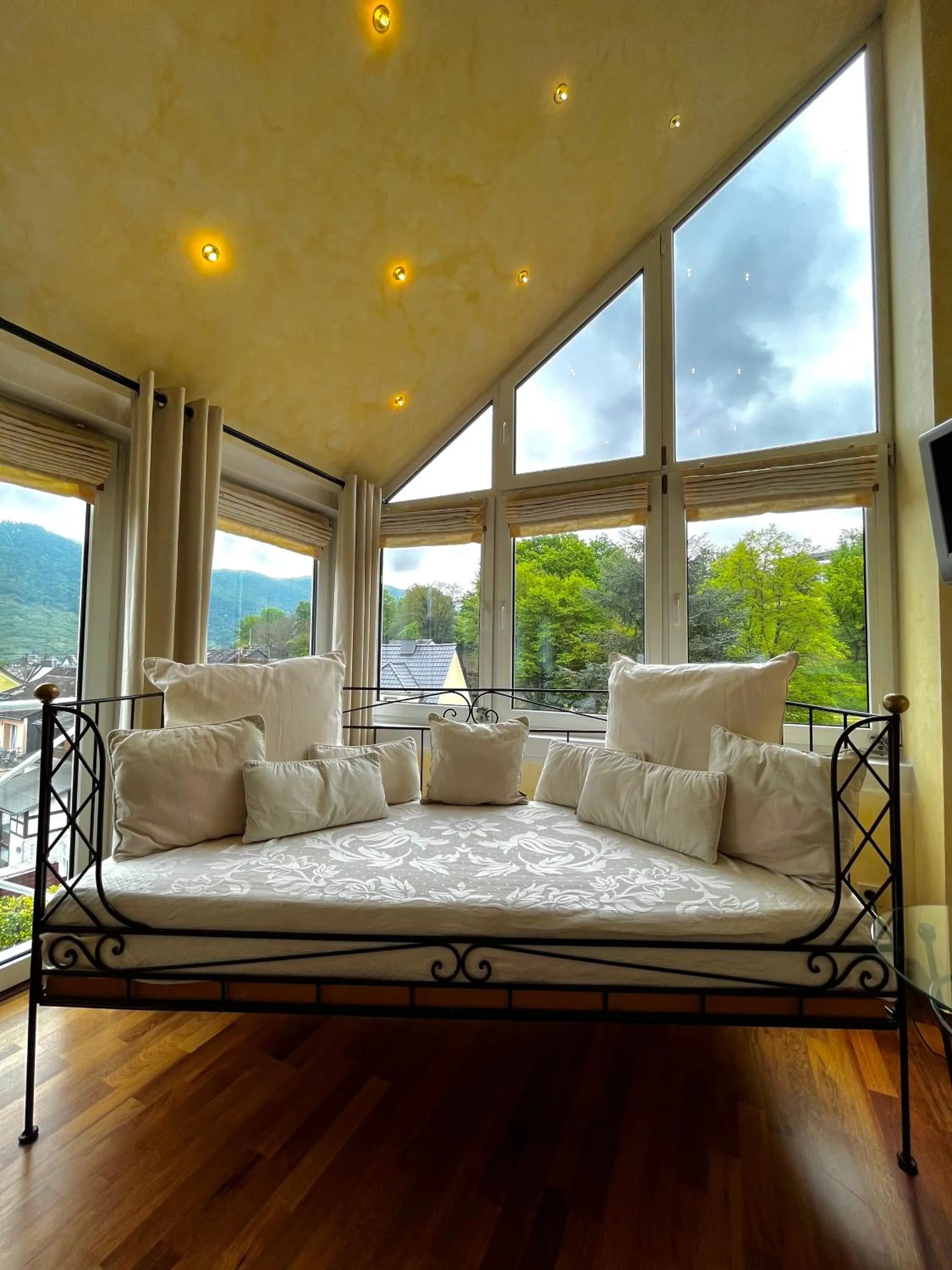 View (from property/room) in PARK VILLA zentral am Mittelrhein Zimmer&Apartments Self check in Aparthotel