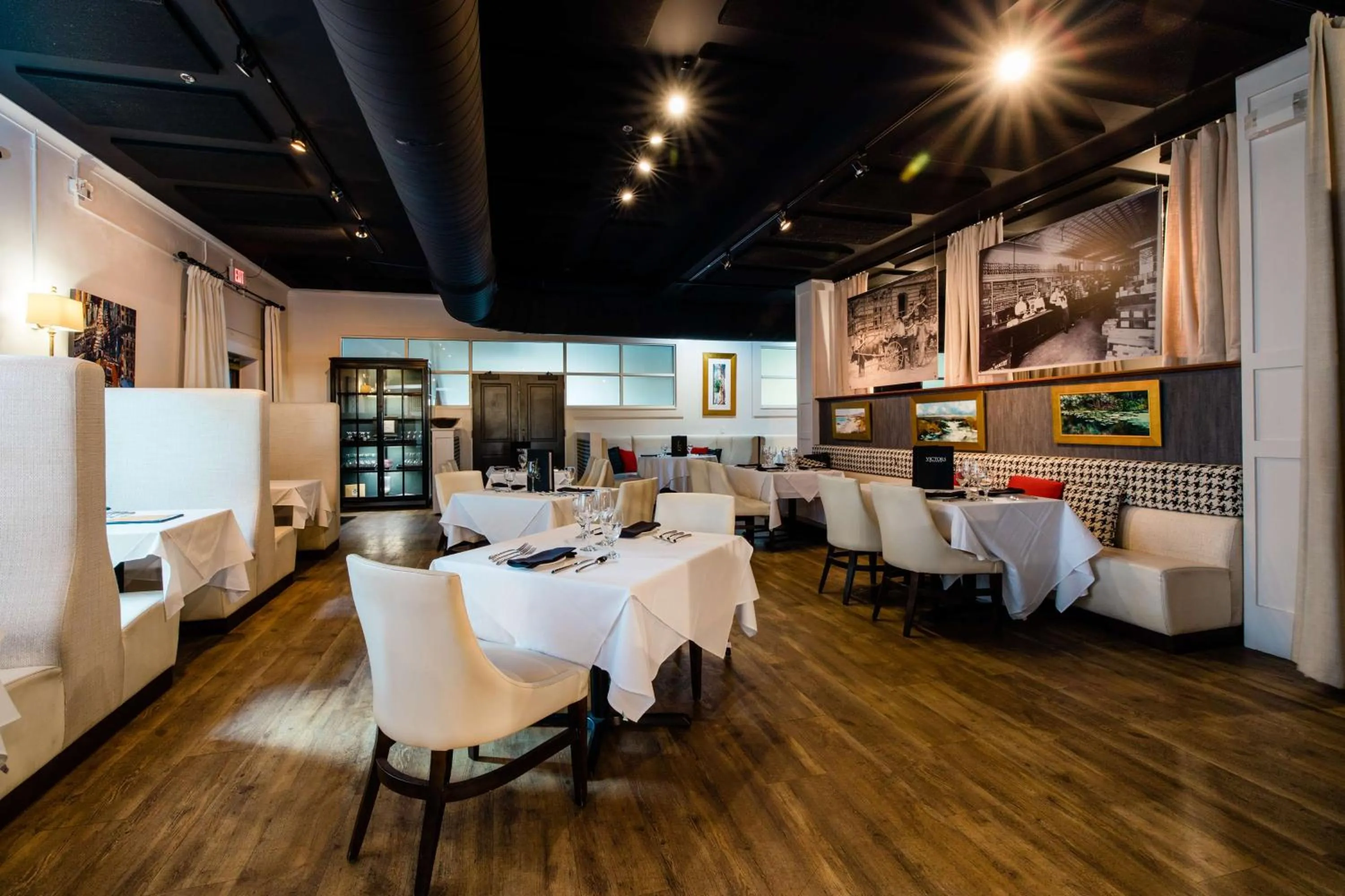 Lounge or bar in Hotel Florence, Tapestry Collection by Hilton