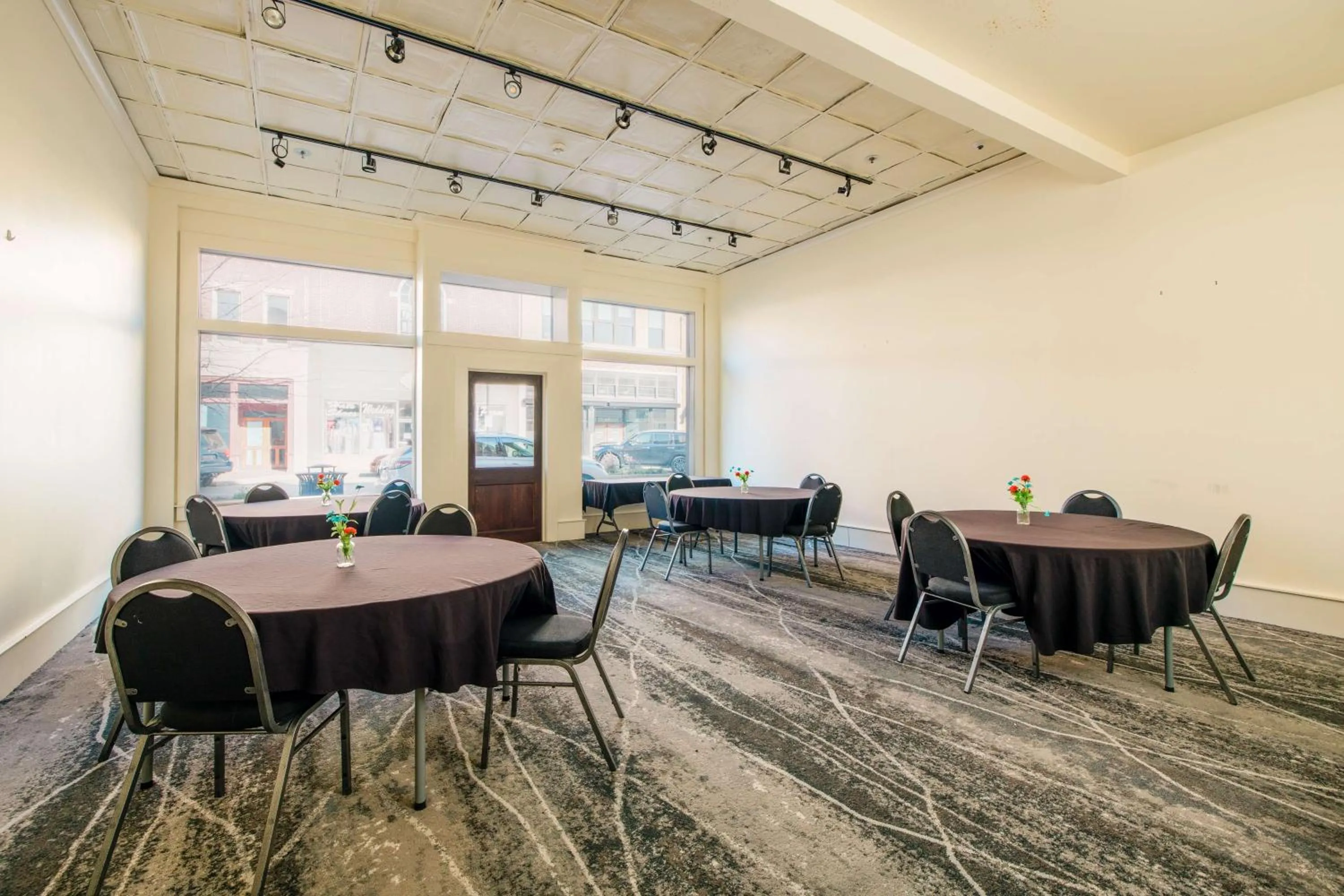 Meeting/conference room in Hotel Florence, Tapestry Collection by Hilton