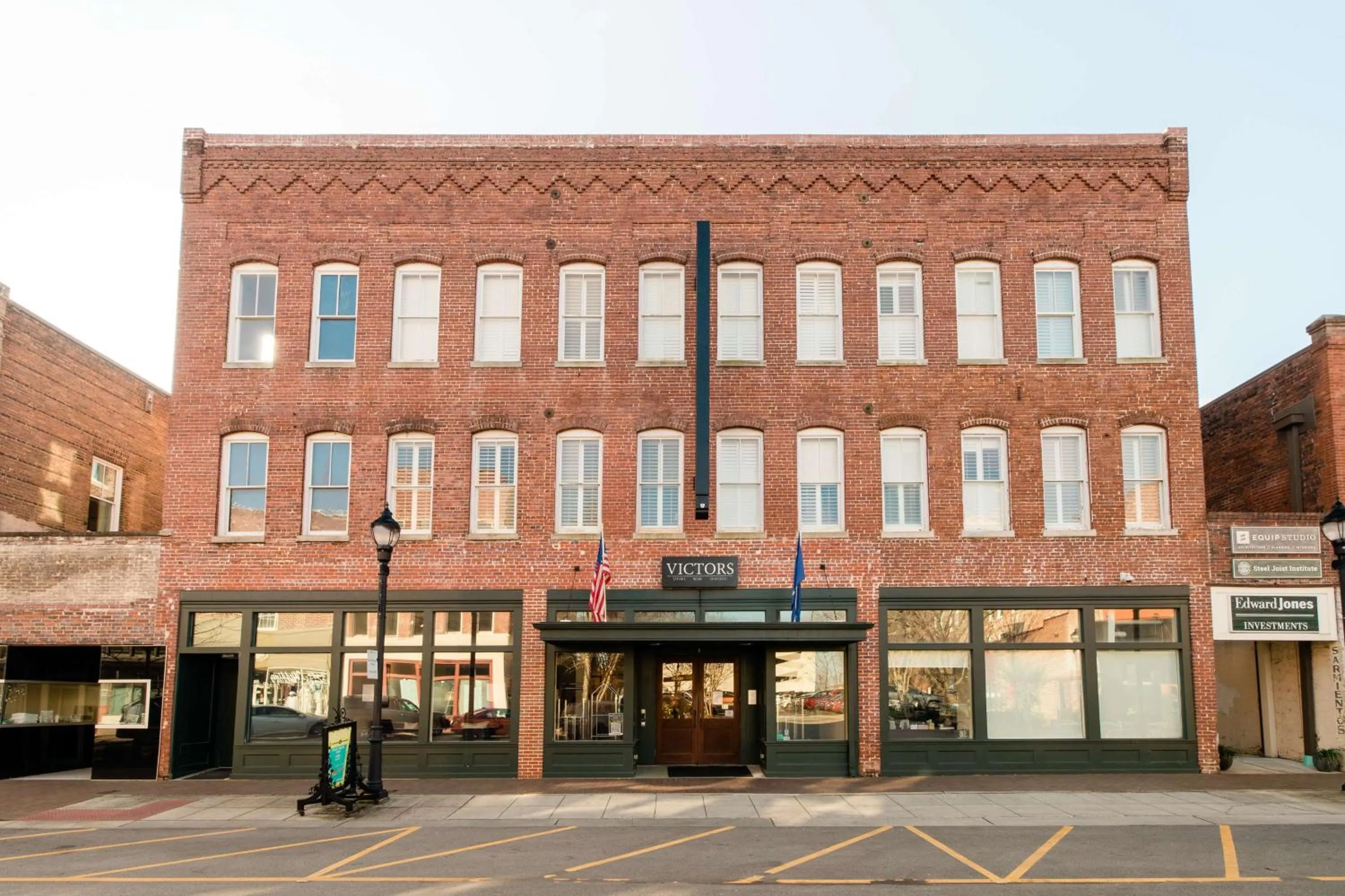 Property building in Hotel Florence, Tapestry Collection by Hilton