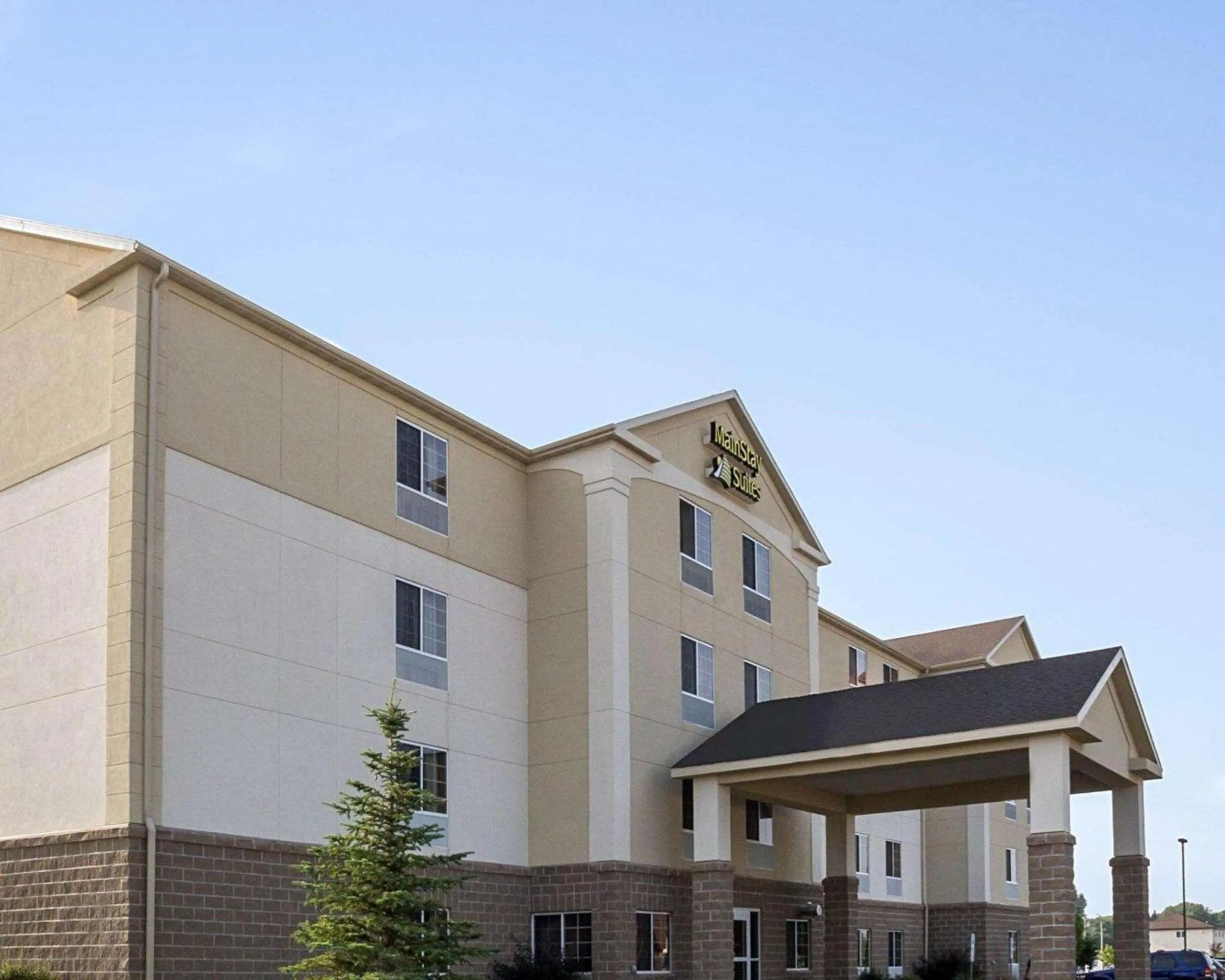 Property building in MainStay Suites Bismarck