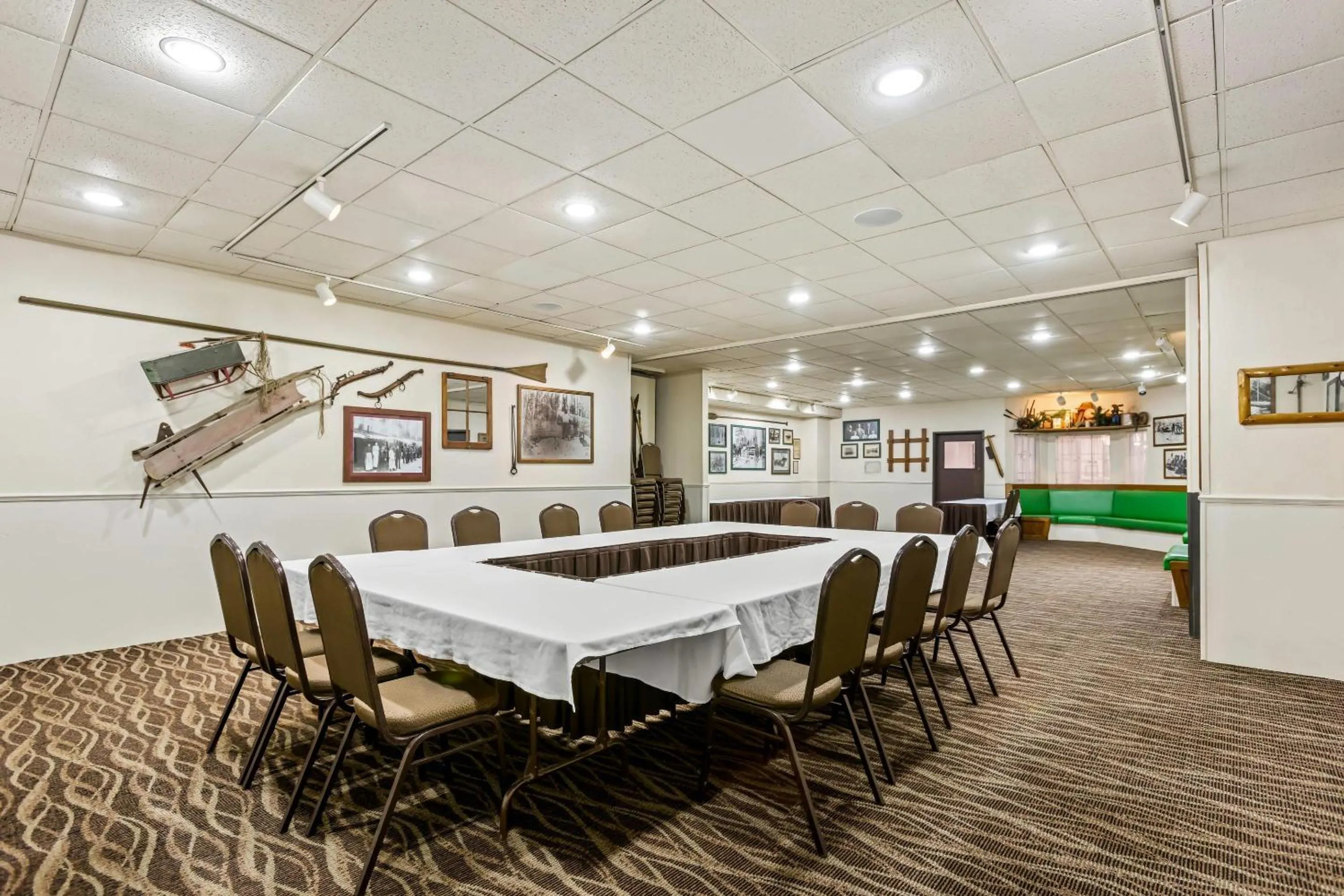 Meeting/conference room in Lumber Jack Lodge, an Ascend Collection Hotel