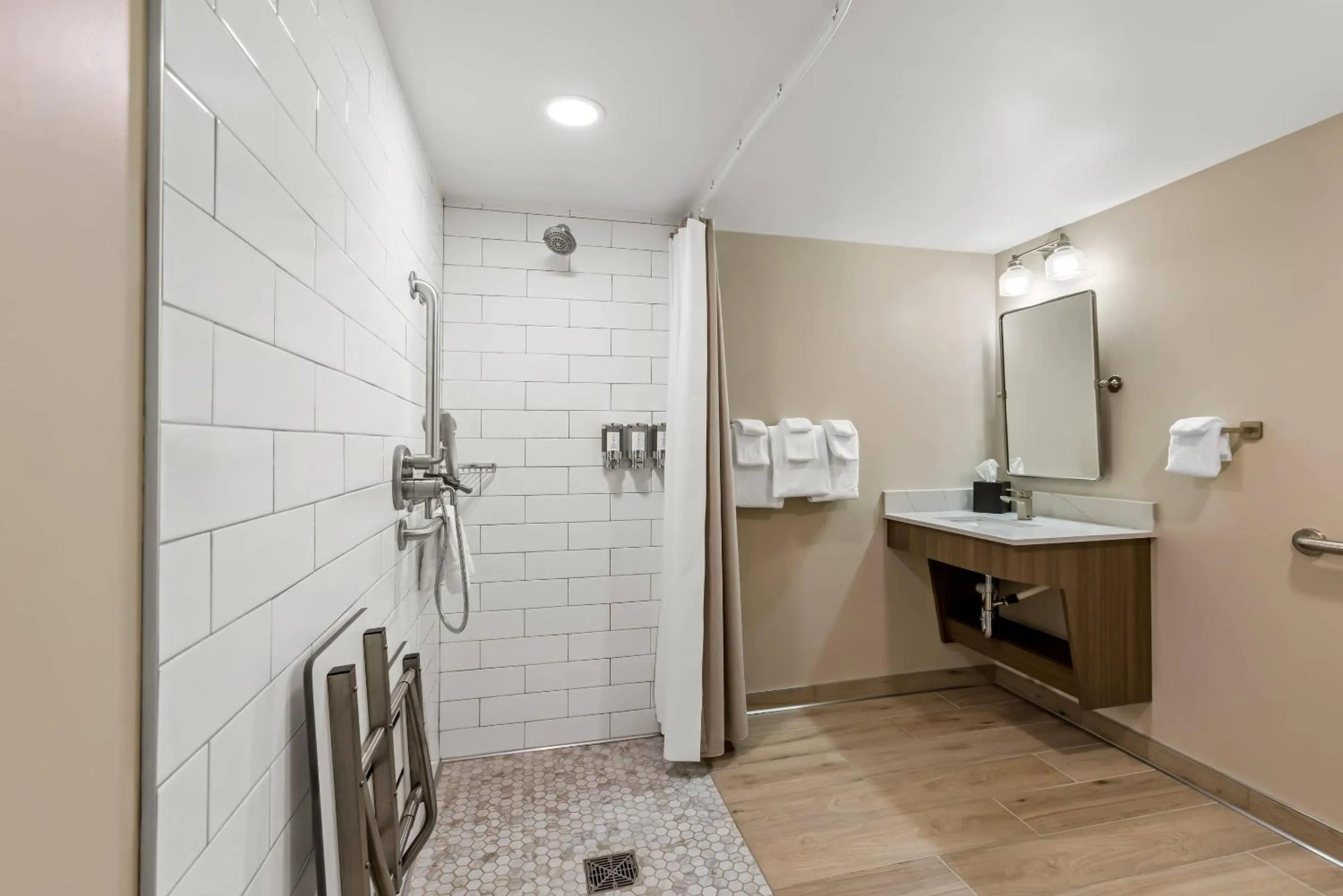 Bedroom in Lumber Jack Lodge, an Ascend Collection Hotel